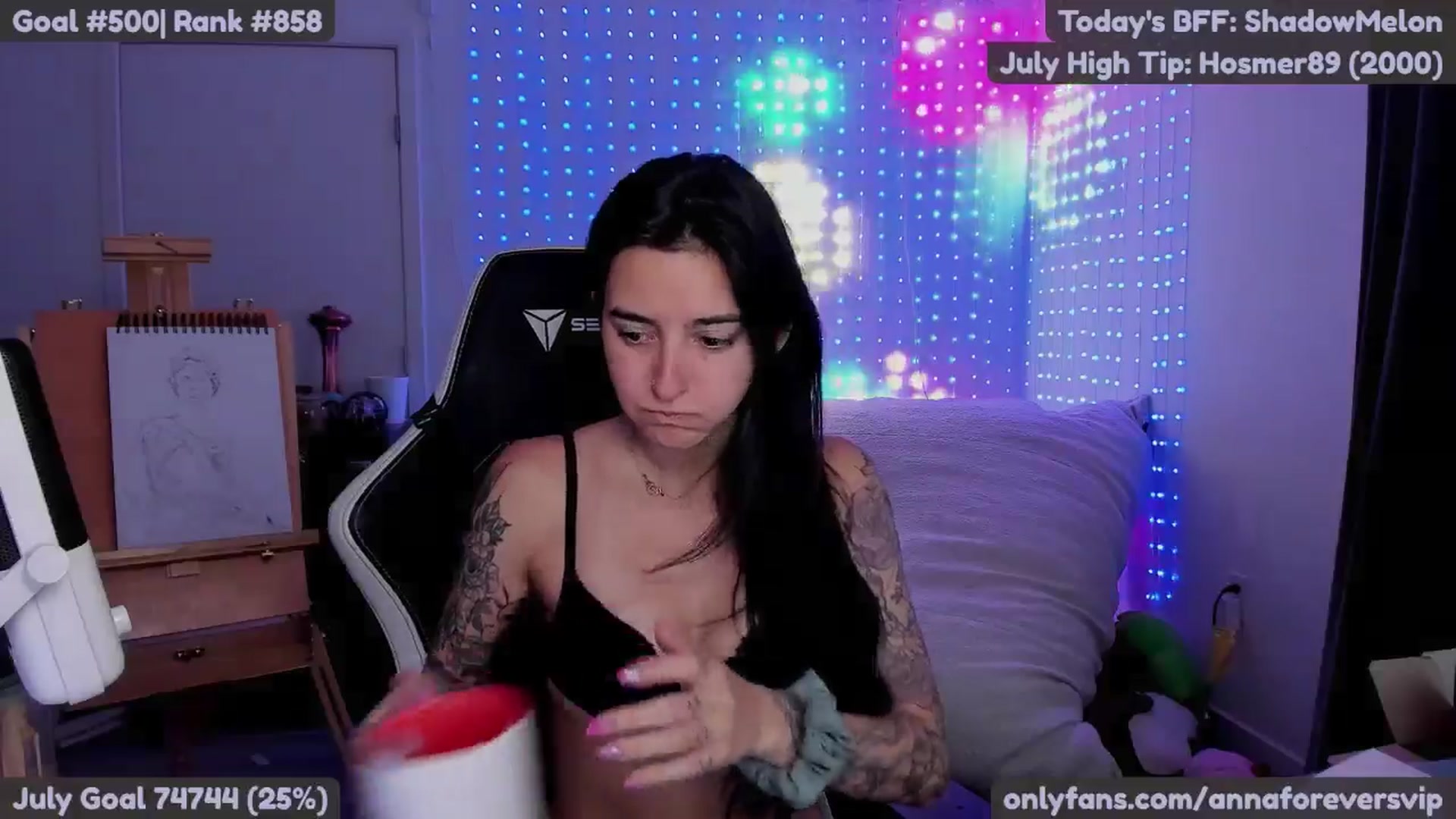 Gallery image thumbnail from Melon's myfreecams stream on, 07/16/2025, 19:20 image 7 of 20