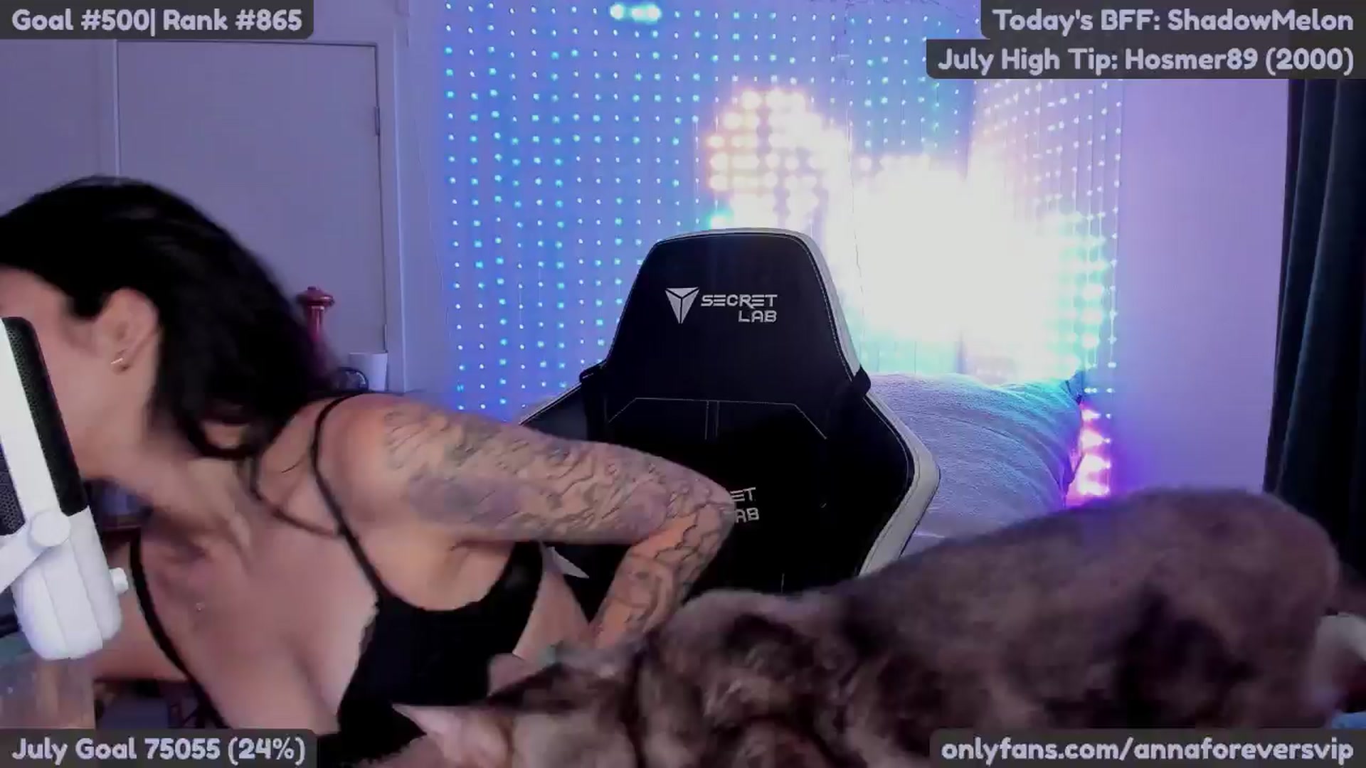 Gallery image thumbnail from Melon's myfreecams stream on, 07/16/2025, 19:20 image 1 of 20