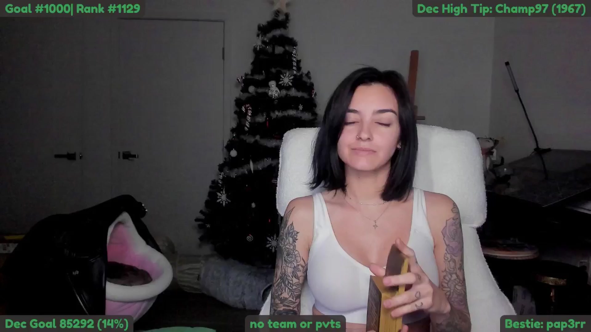 Gallery image thumbnail from Melon's myfreecams stream on, 12/18/2025, 03:11 image 1 of 20