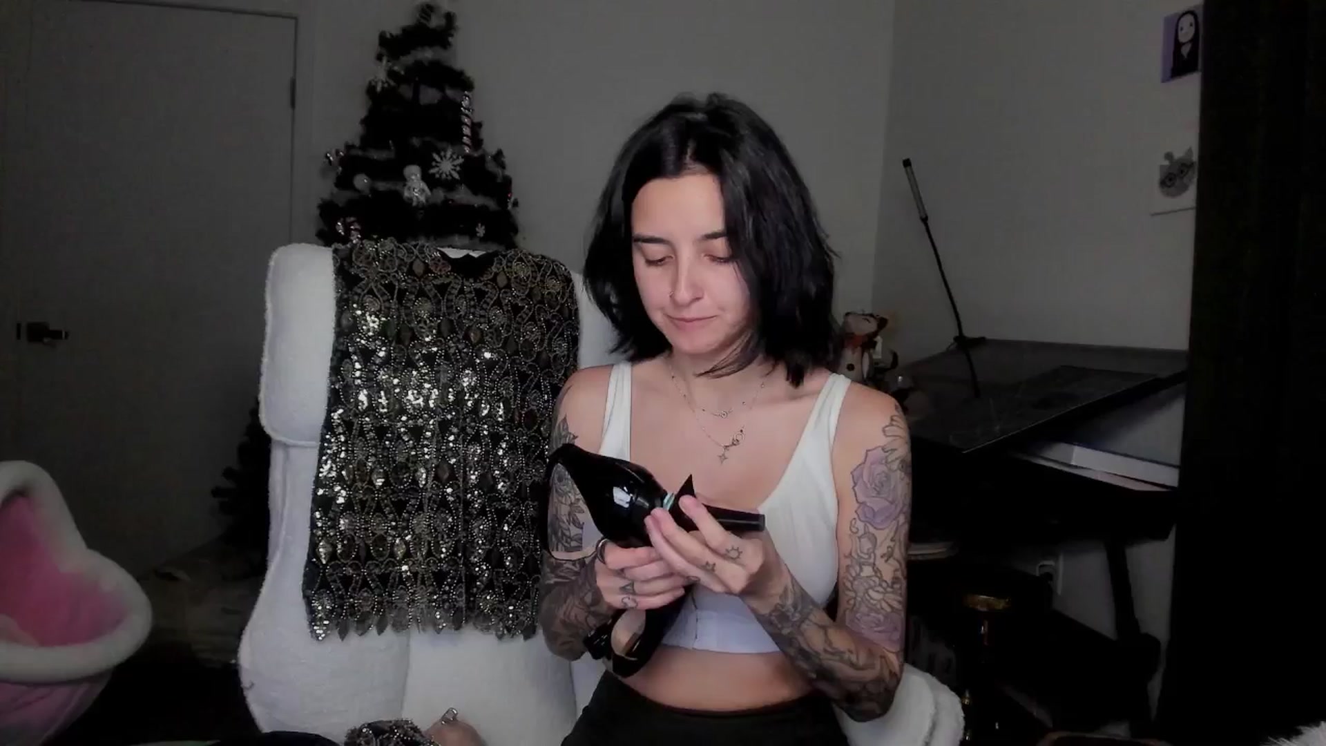 Gallery image thumbnail from Melon's myfreecams stream on, 12/23/2025, 04:15 image 5 of 20