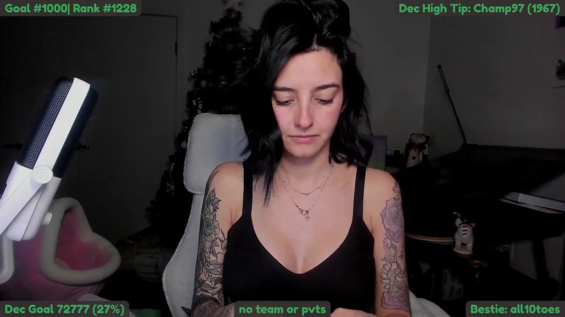 Gallery image thumbnail from Melon's myfreecams stream on, 12/31/2025, 03:42 image 16 of 20