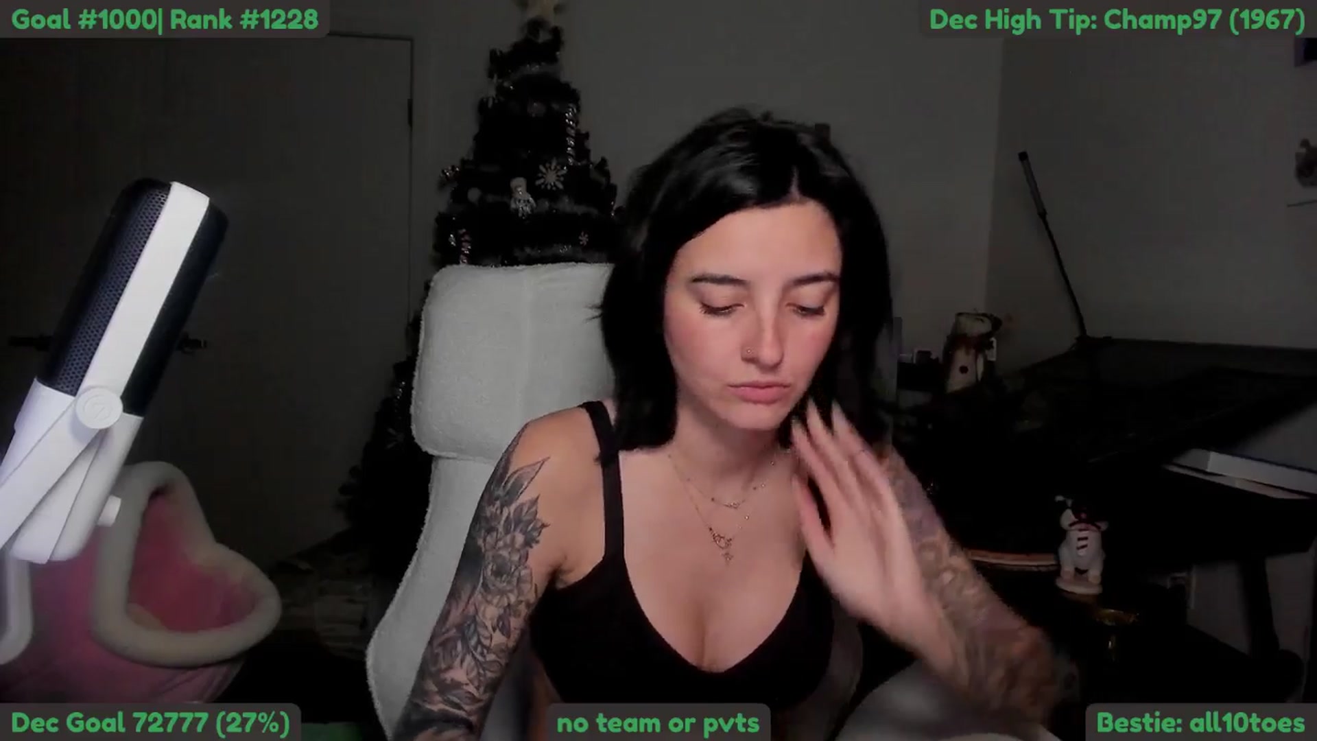 Gallery image thumbnail from Melon's myfreecams stream on, 12/31/2025, 03:42 image 12 of 20