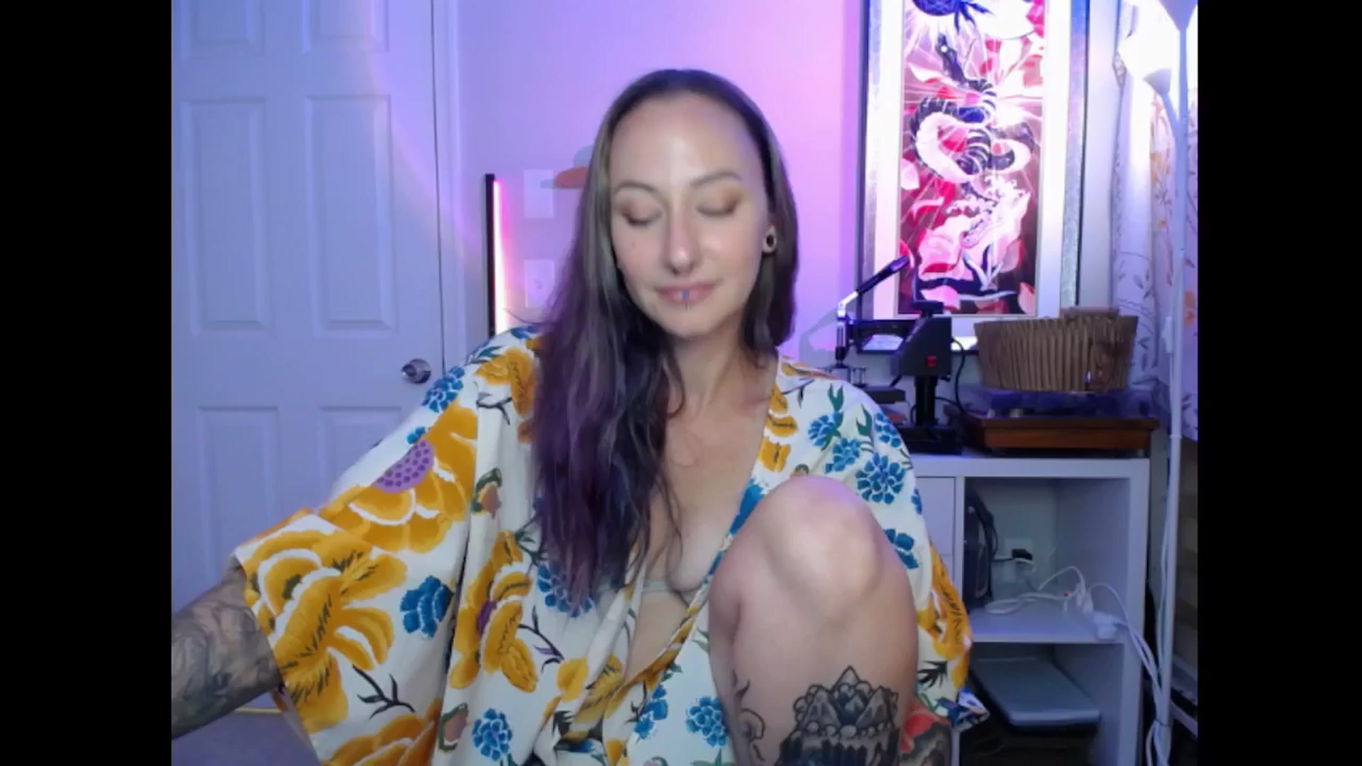Gallery image thumbnail from MeowMaya's myfreecams stream on, 06/28/2024, 17:57 image 10 of 20