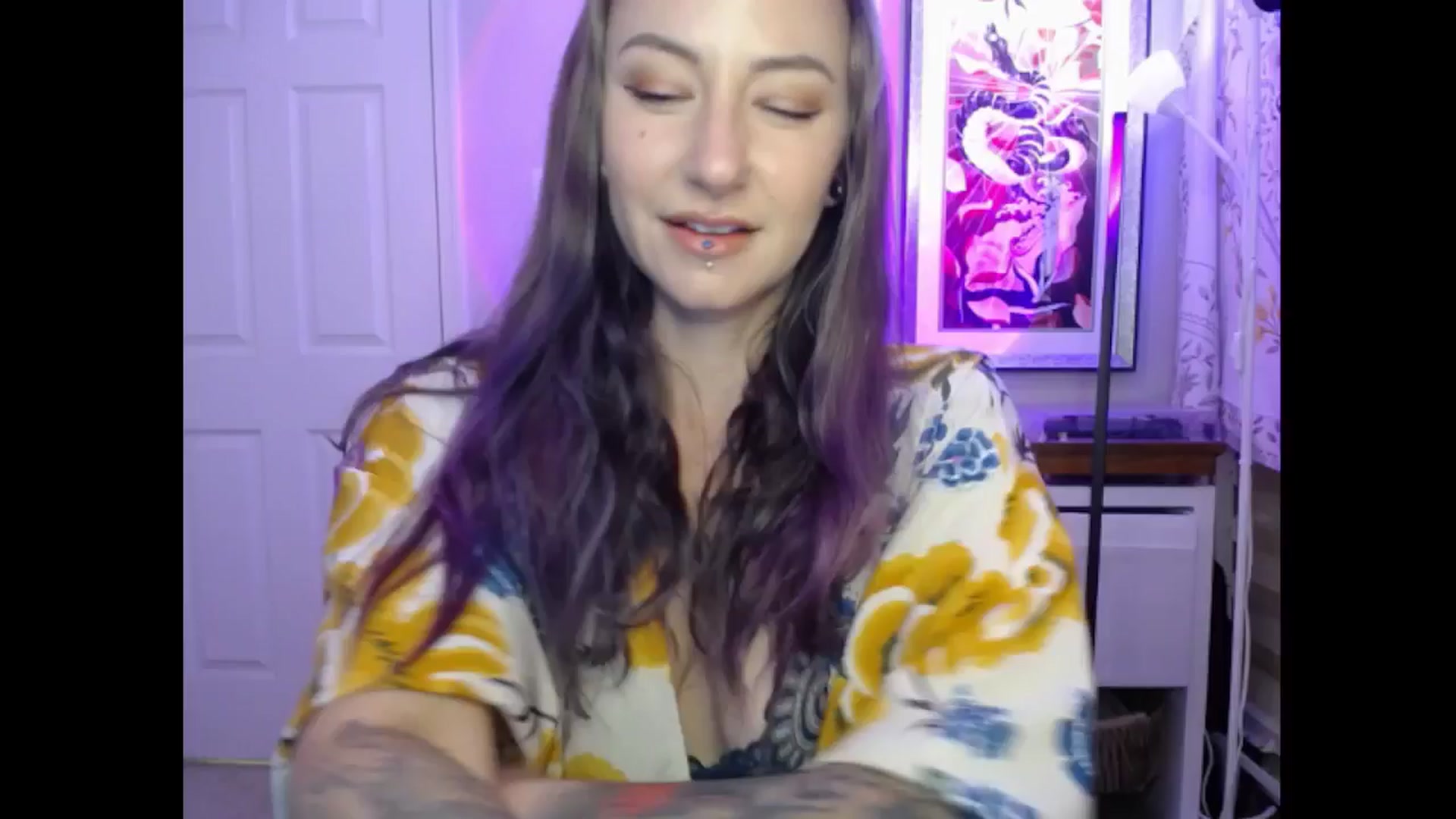 Gallery image thumbnail from MeowMaya's myfreecams stream on, 07/01/2024, 17:17 image 5 of 20