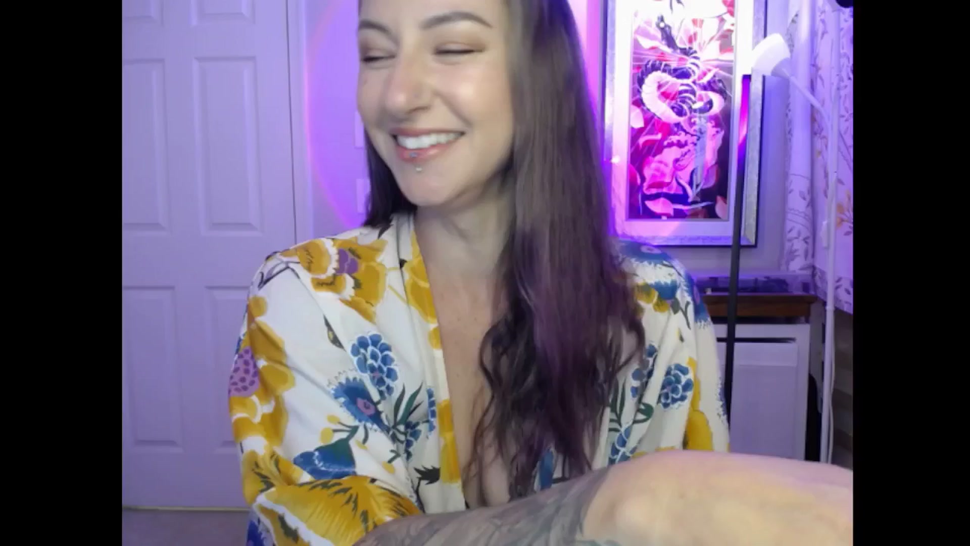 Gallery image thumbnail from MeowMaya's myfreecams stream on, 07/01/2024, 17:17 image 6 of 20