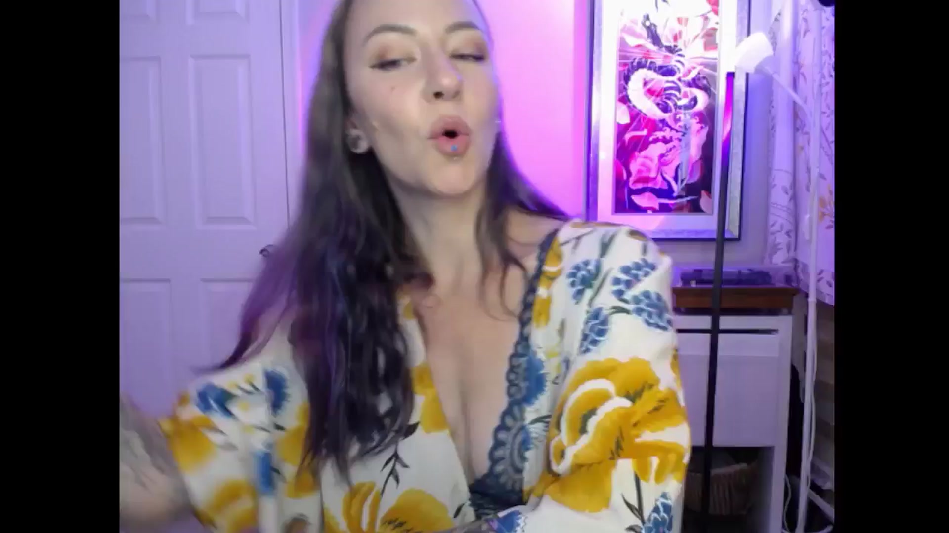 Gallery image thumbnail from MeowMaya's myfreecams stream on, 07/01/2024, 17:17 image 20 of 20
