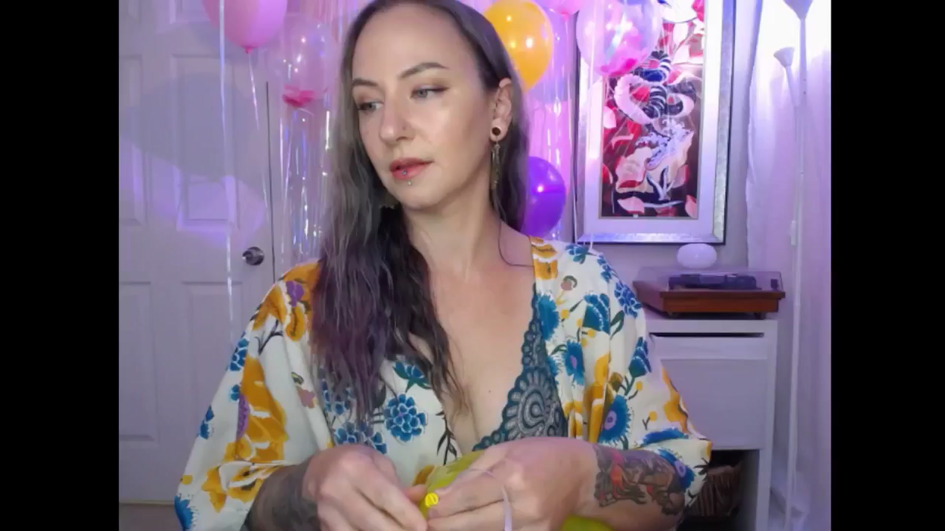 Gallery image thumbnail from MeowMaya's myfreecams stream on, 07/24/2024, 18:25 image 17 of 20