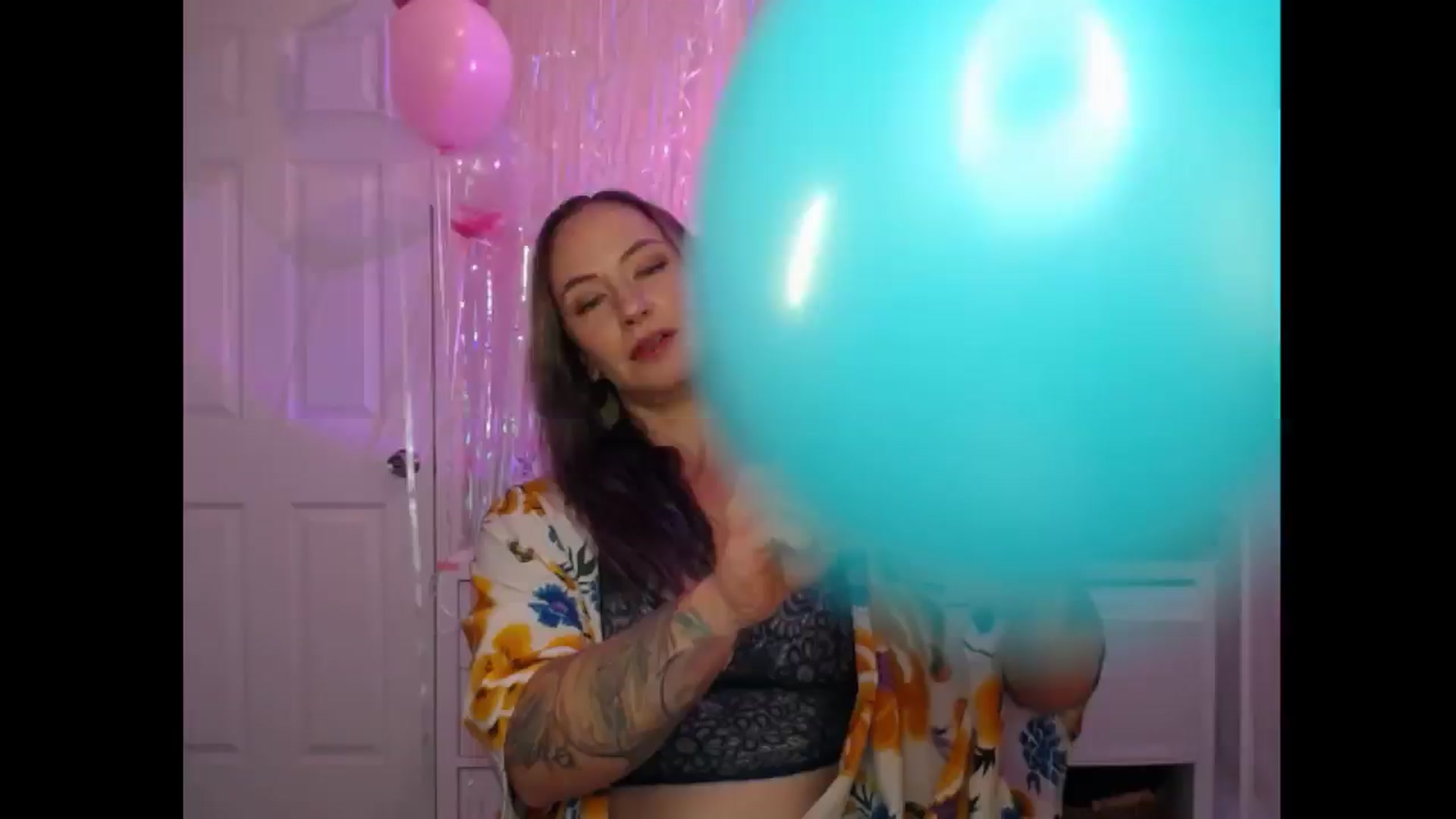 Gallery image thumbnail from MeowMaya's myfreecams stream on, 07/24/2024, 18:25 image 4 of 20