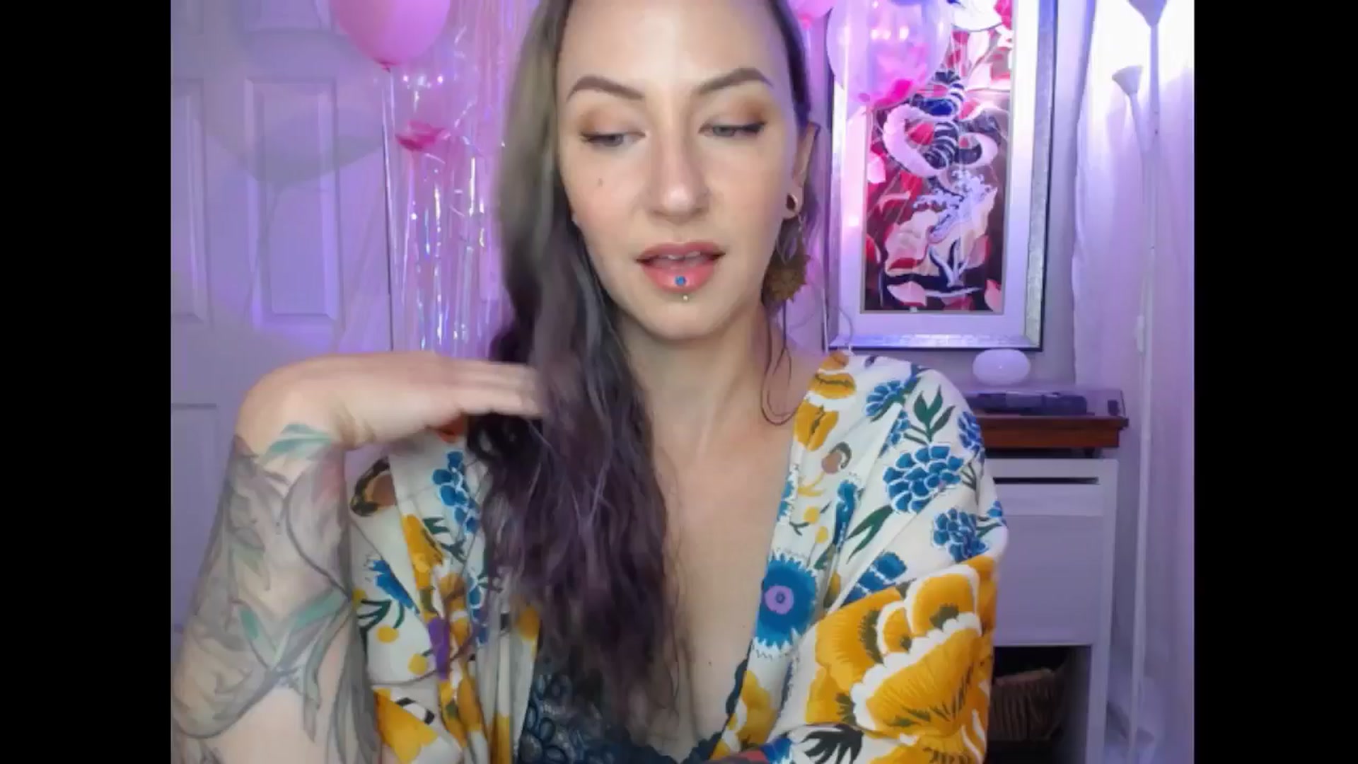 Gallery image thumbnail from MeowMaya's myfreecams stream on, 07/24/2024, 18:25 image 12 of 20