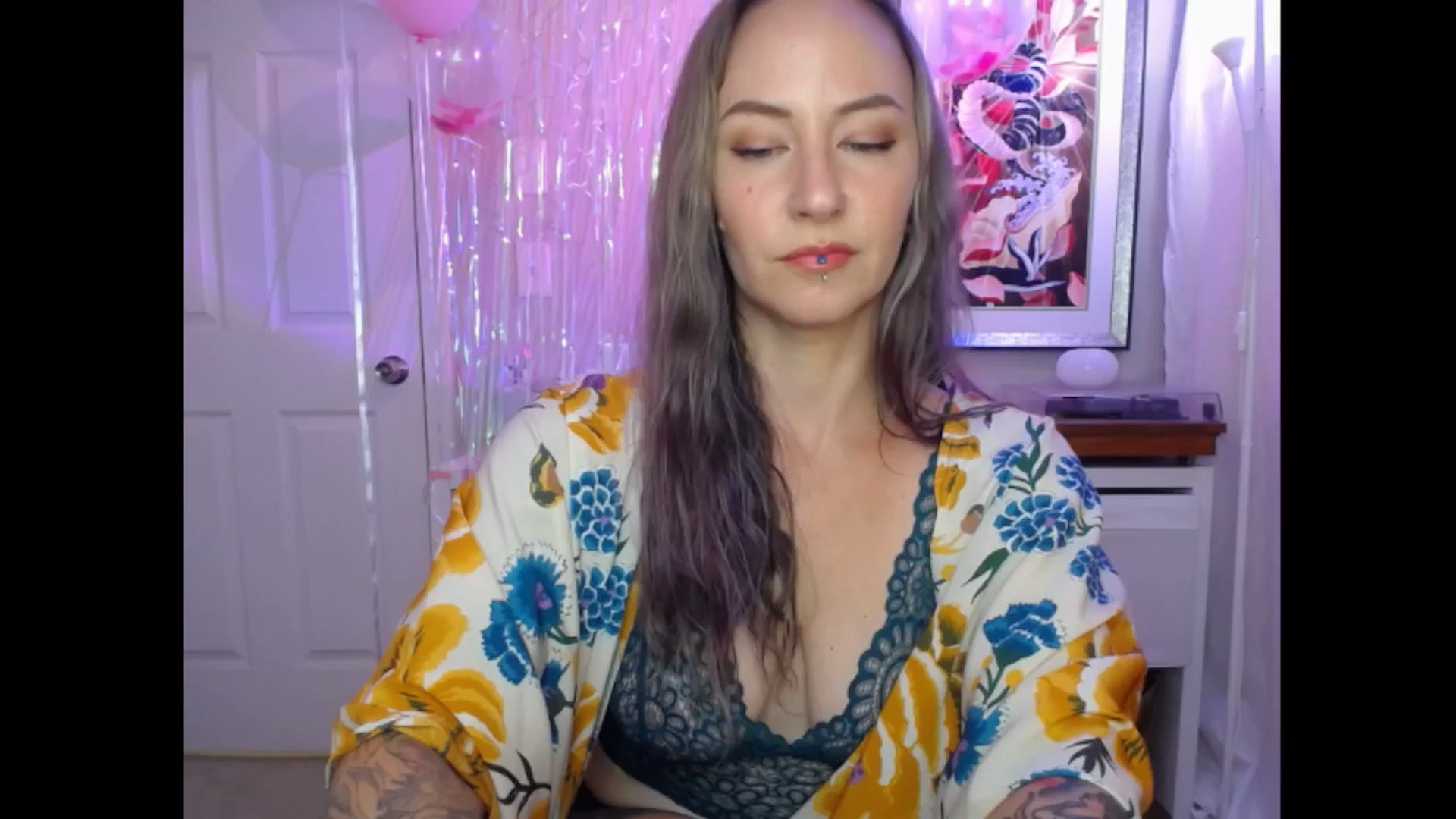 Gallery image thumbnail from MeowMaya's myfreecams stream on, 07/24/2024, 18:25 image 2 of 20