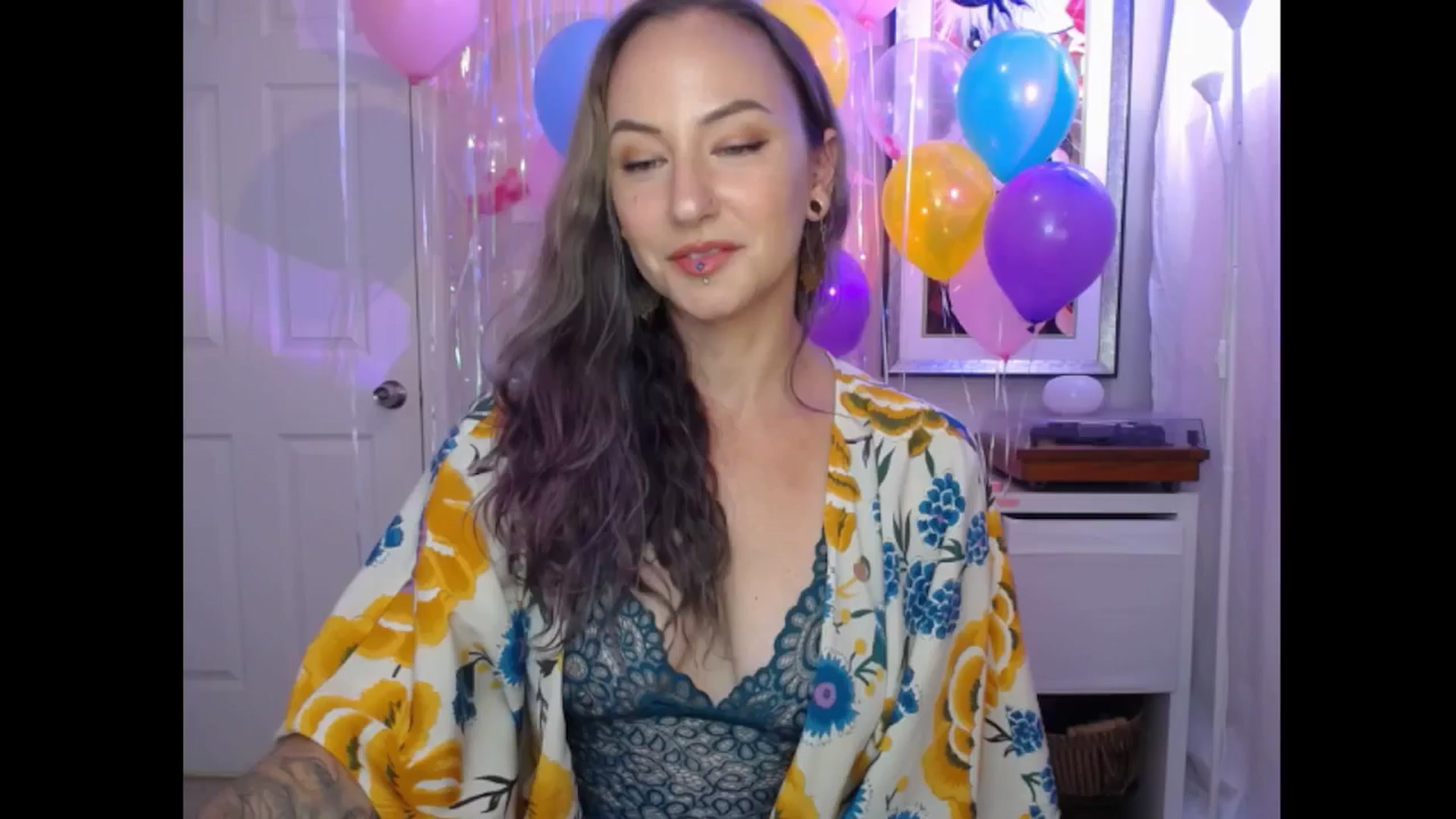 Gallery image thumbnail from MeowMaya's myfreecams stream on, 07/24/2024, 18:44 image 20 of 20