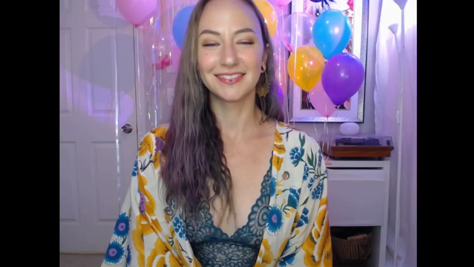 Gallery image thumbnail from MeowMaya's myfreecams stream on, 07/24/2024, 18:44 image 7 of 20
