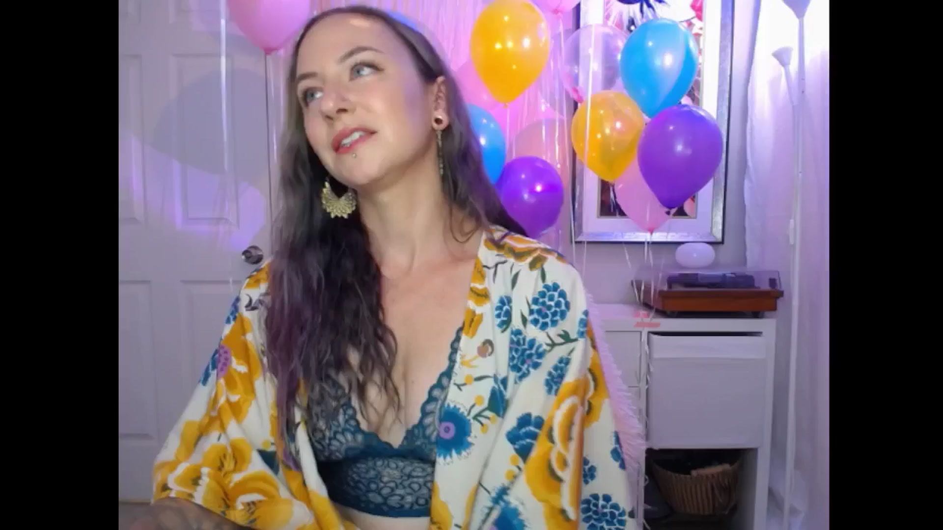 Gallery image thumbnail from MeowMaya's myfreecams stream on, 07/24/2024, 18:44 image 14 of 20