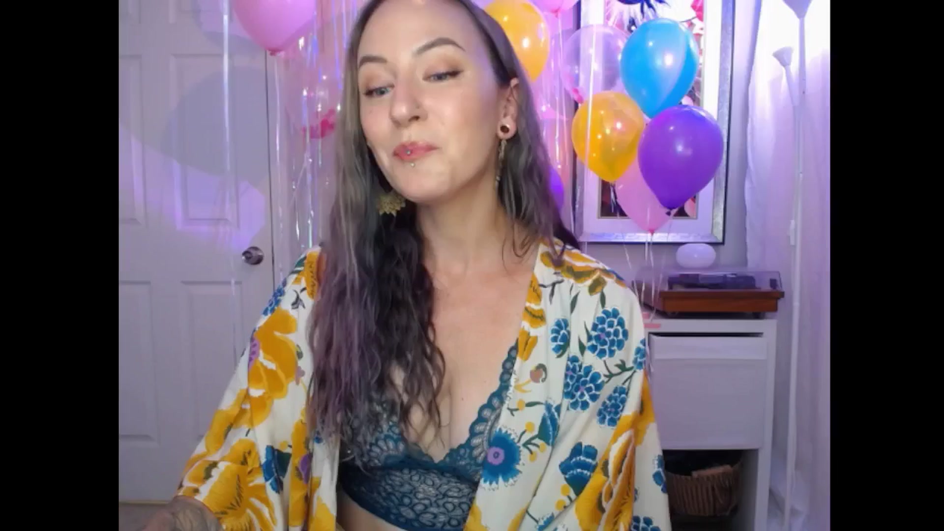 Gallery image thumbnail from MeowMaya's myfreecams stream on, 07/24/2024, 18:44 image 13 of 20