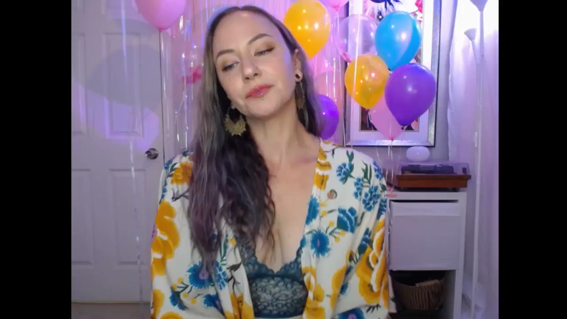 Gallery image thumbnail from MeowMaya's myfreecams stream on, 07/24/2024, 18:44 image 3 of 20