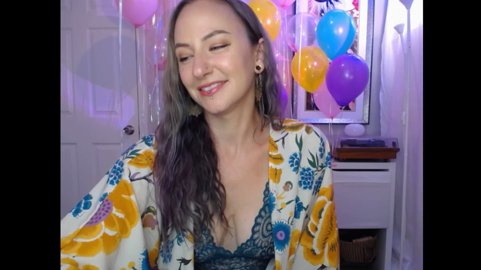 Gallery image thumbnail from MeowMaya's myfreecams stream on, 07/24/2024, 18:44 image 9 of 20