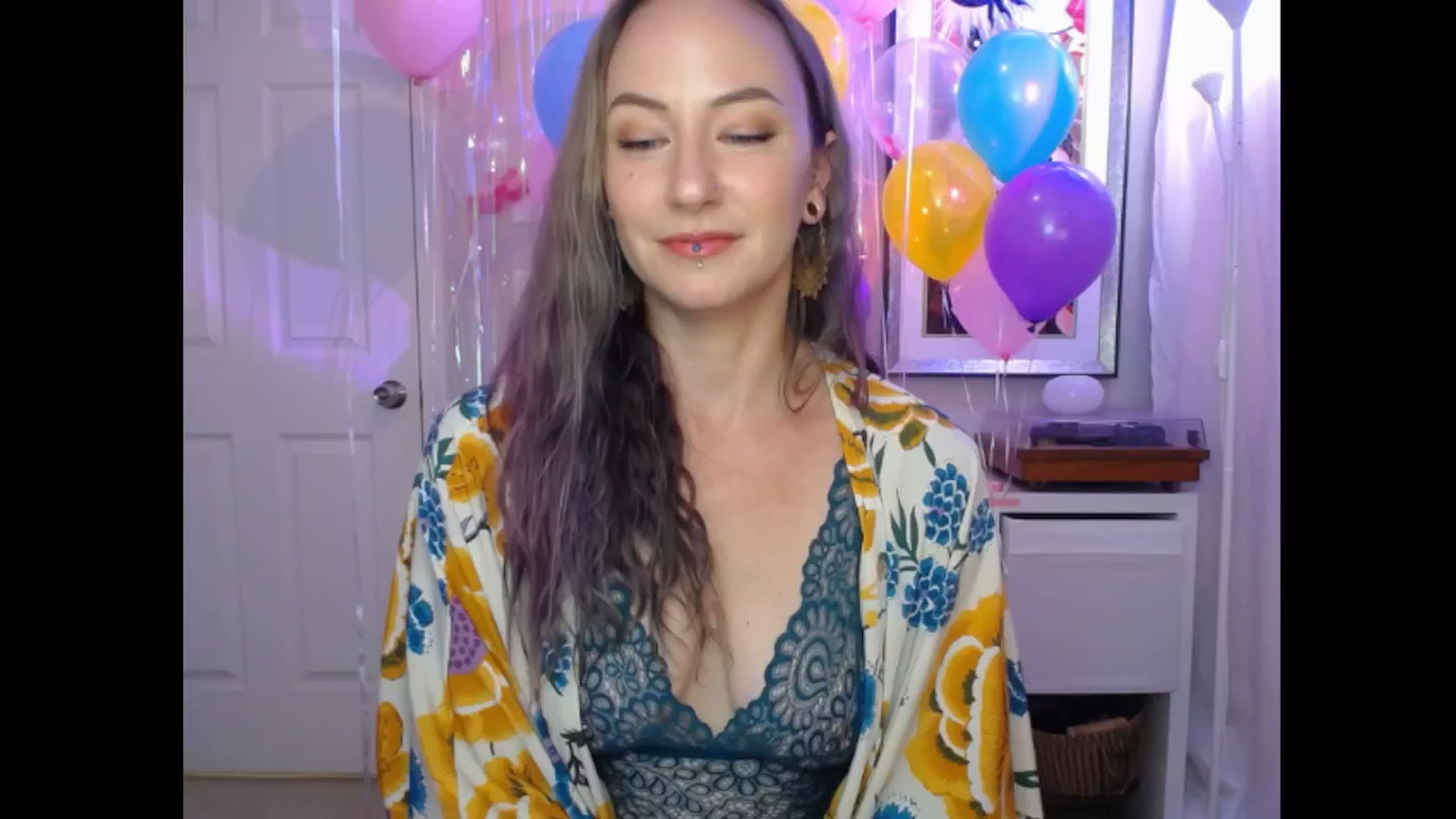 Gallery image thumbnail from MeowMaya's myfreecams stream on, 07/24/2024, 18:44 image 16 of 20