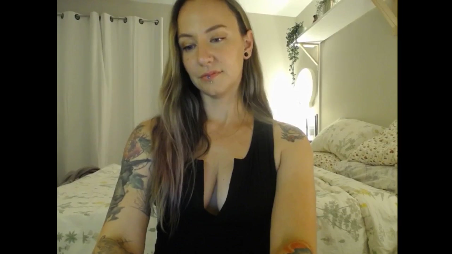 Gallery image thumbnail from MeowMaya's myfreecams stream on, 08/16/2024, 01:01 image 8 of 20