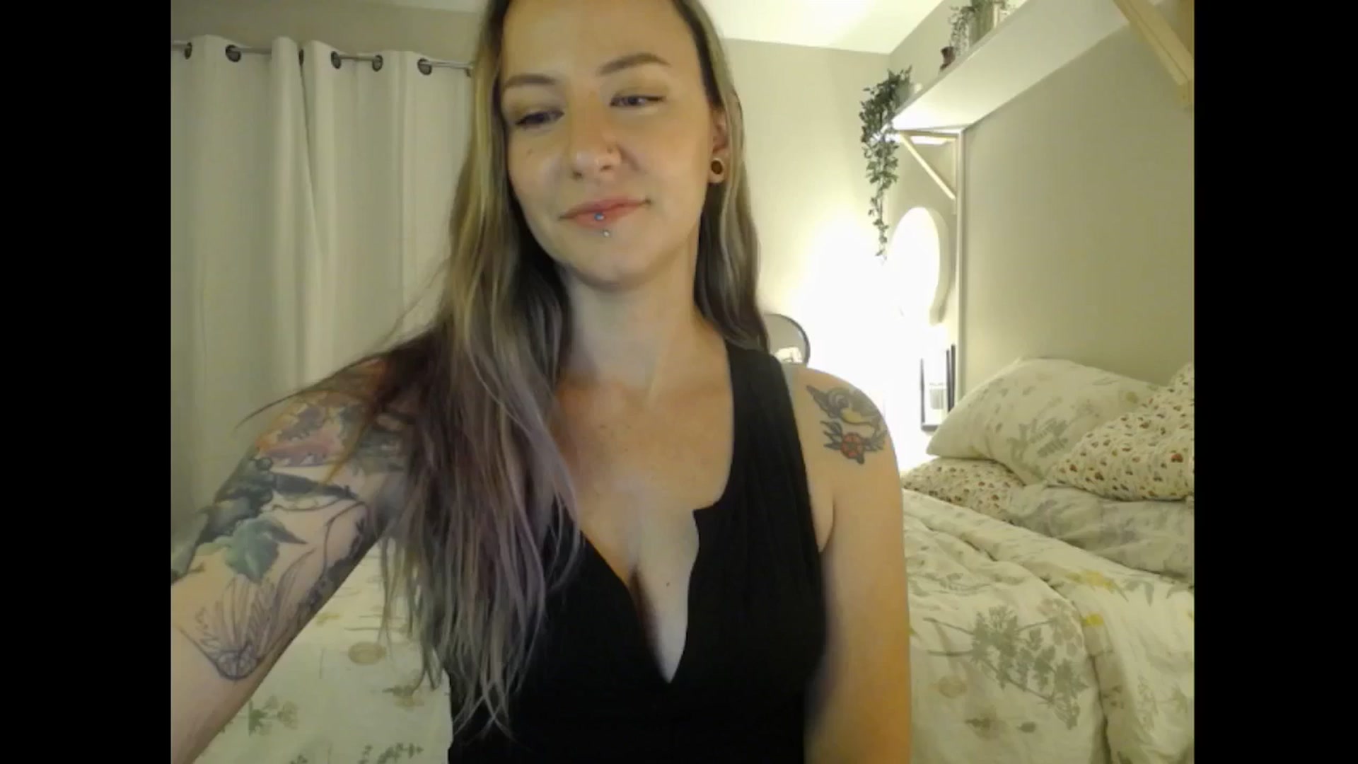 Gallery image thumbnail from MeowMaya's myfreecams stream on, 08/16/2024, 01:01 image 4 of 20