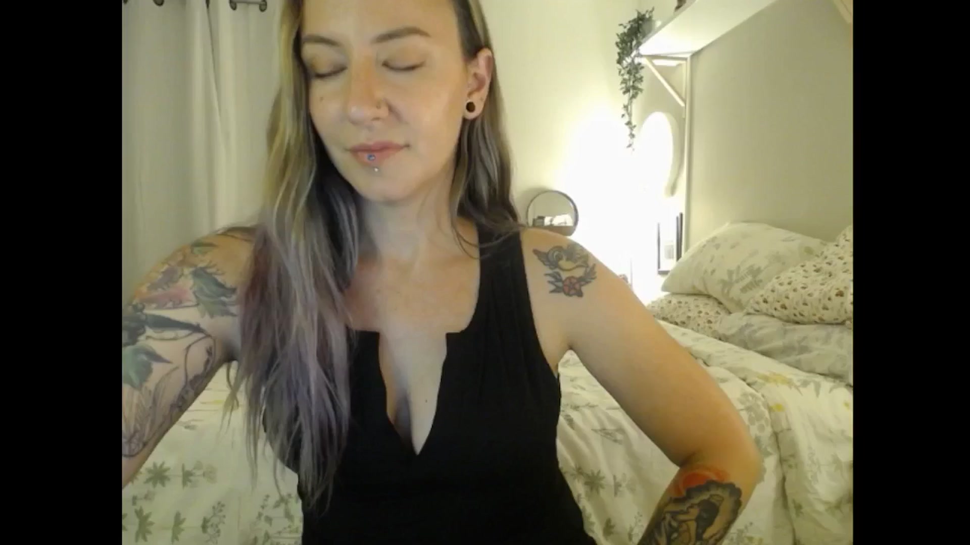 Gallery image thumbnail from MeowMaya's myfreecams stream on, 08/16/2024, 01:01 image 1 of 20