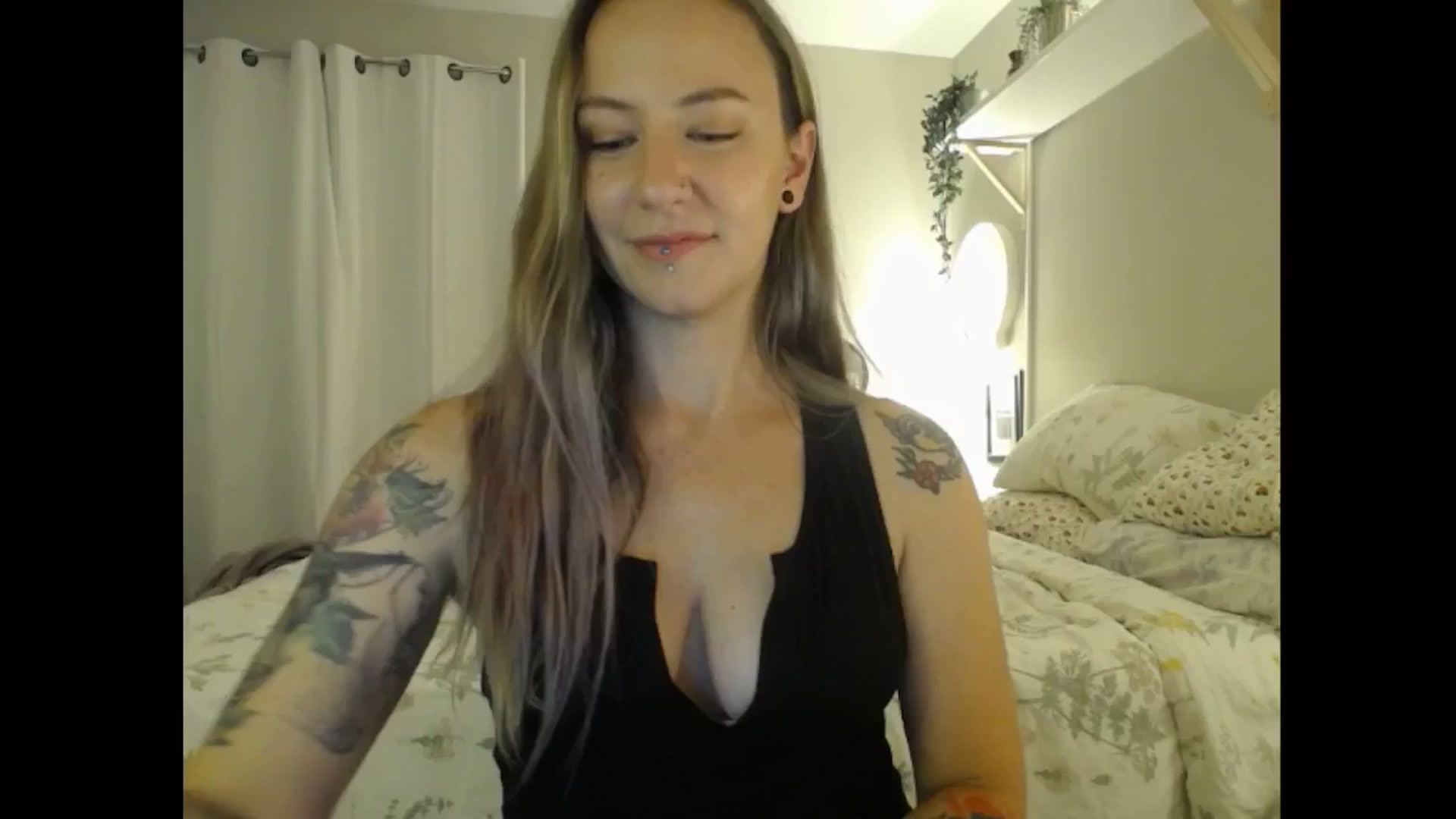 Gallery image thumbnail from MeowMaya's myfreecams stream on, 08/16/2024, 01:01 image 6 of 20