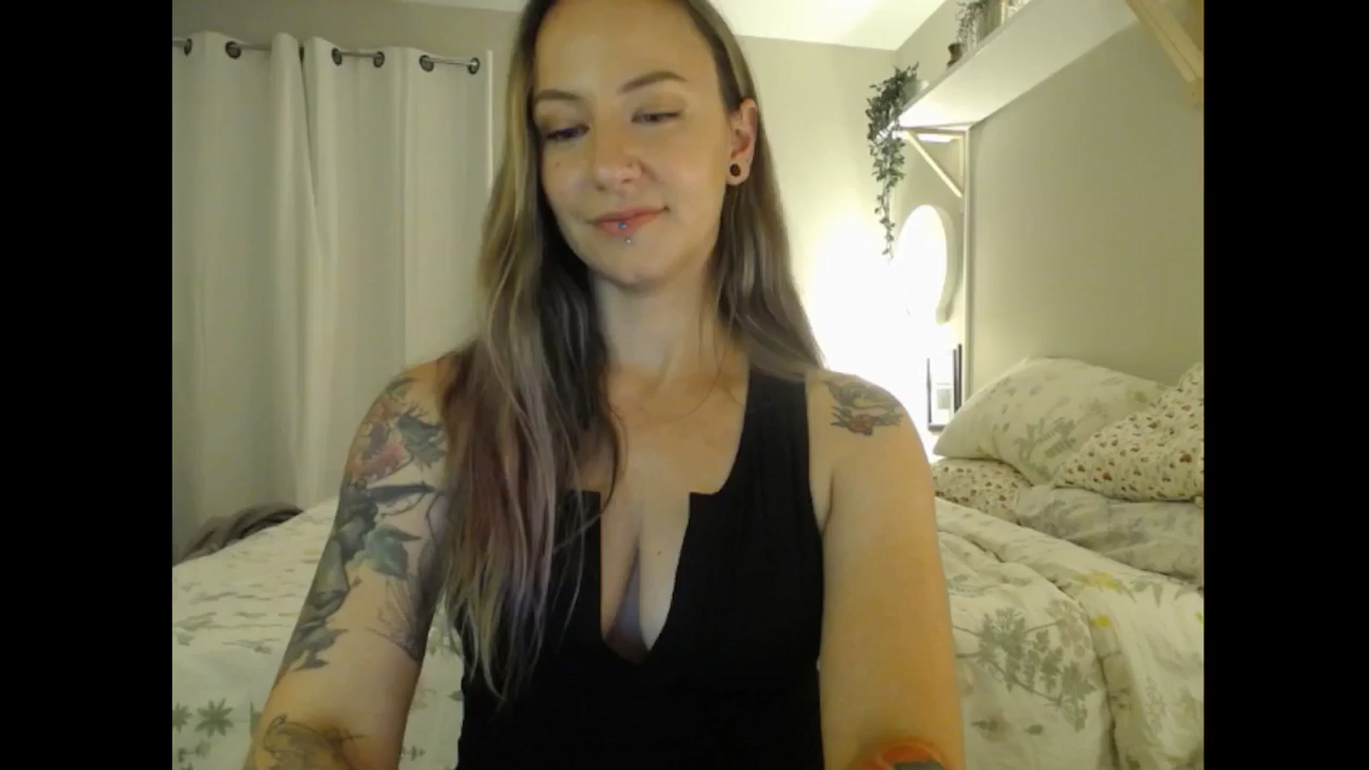 Gallery image thumbnail from MeowMaya's myfreecams stream on, 08/16/2024, 01:01 image 9 of 20