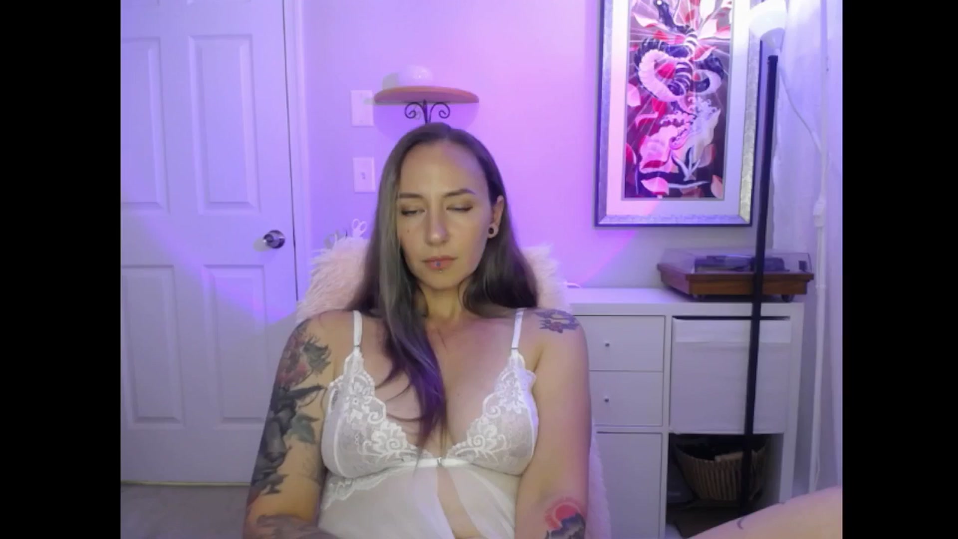 Gallery image thumbnail from MeowMaya's myfreecams stream on, 08/16/2024, 23:12 image 6 of 20