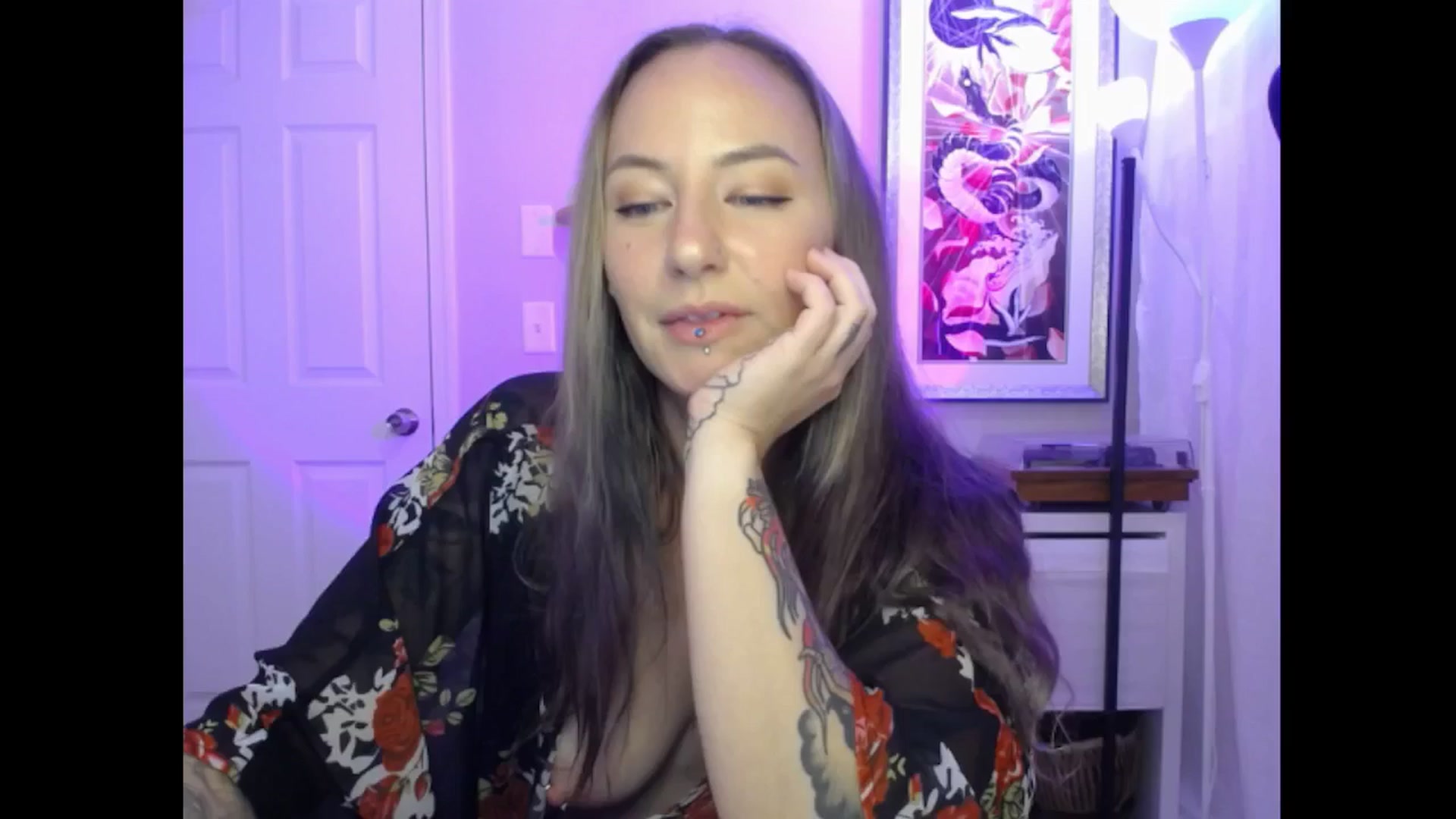 Gallery image thumbnail from MeowMaya's myfreecams stream on, 08/19/2024, 01:09 image 8 of 20