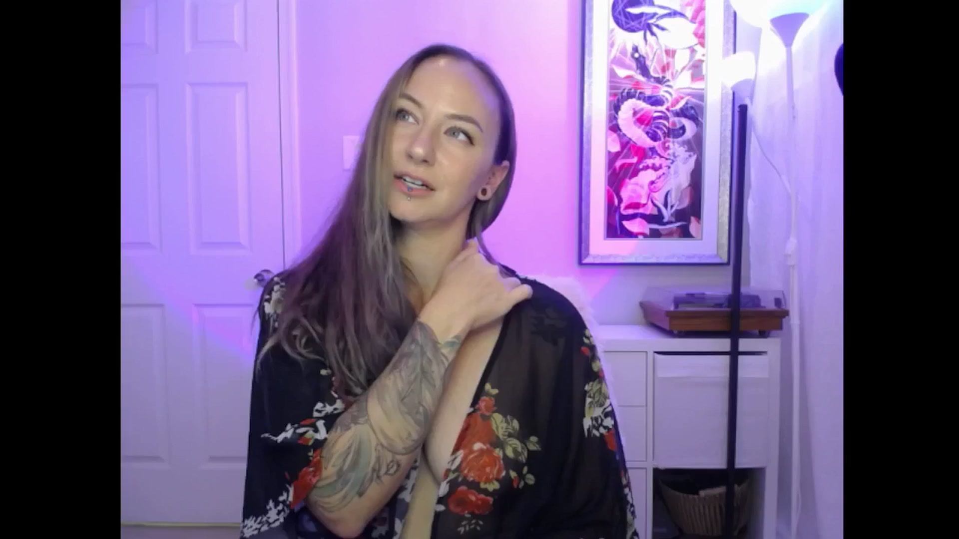 Gallery image thumbnail from MeowMaya's myfreecams stream on, 08/19/2024, 01:09 image 11 of 20