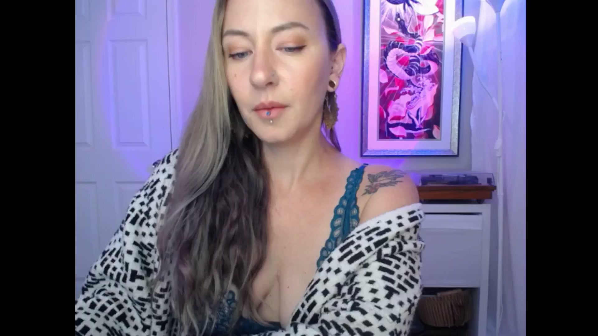 Gallery image thumbnail from MeowMaya's myfreecams stream on, 08/26/2024, 16:19 image 6 of 20