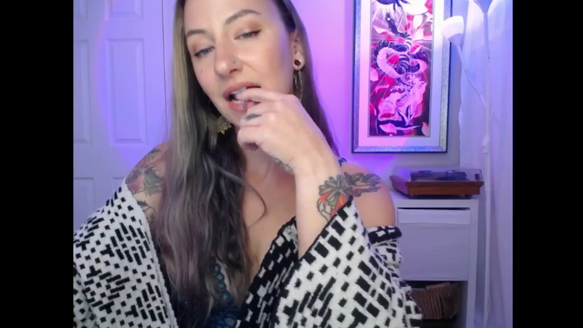 Gallery image thumbnail from MeowMaya's myfreecams stream on, 08/26/2024, 16:19 image 16 of 20