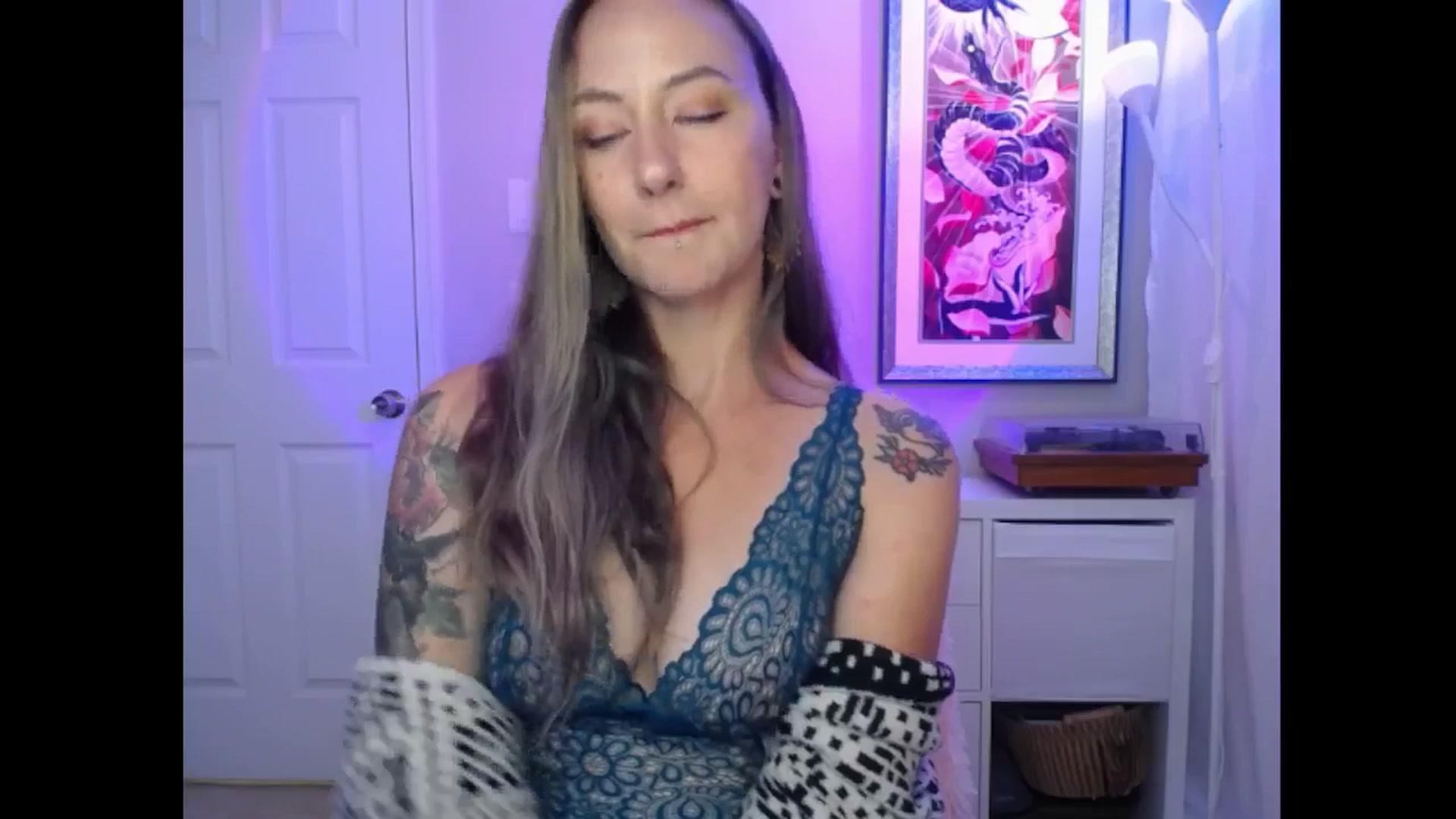 Gallery image thumbnail from MeowMaya's myfreecams stream on, 08/26/2024, 16:19 image 17 of 20