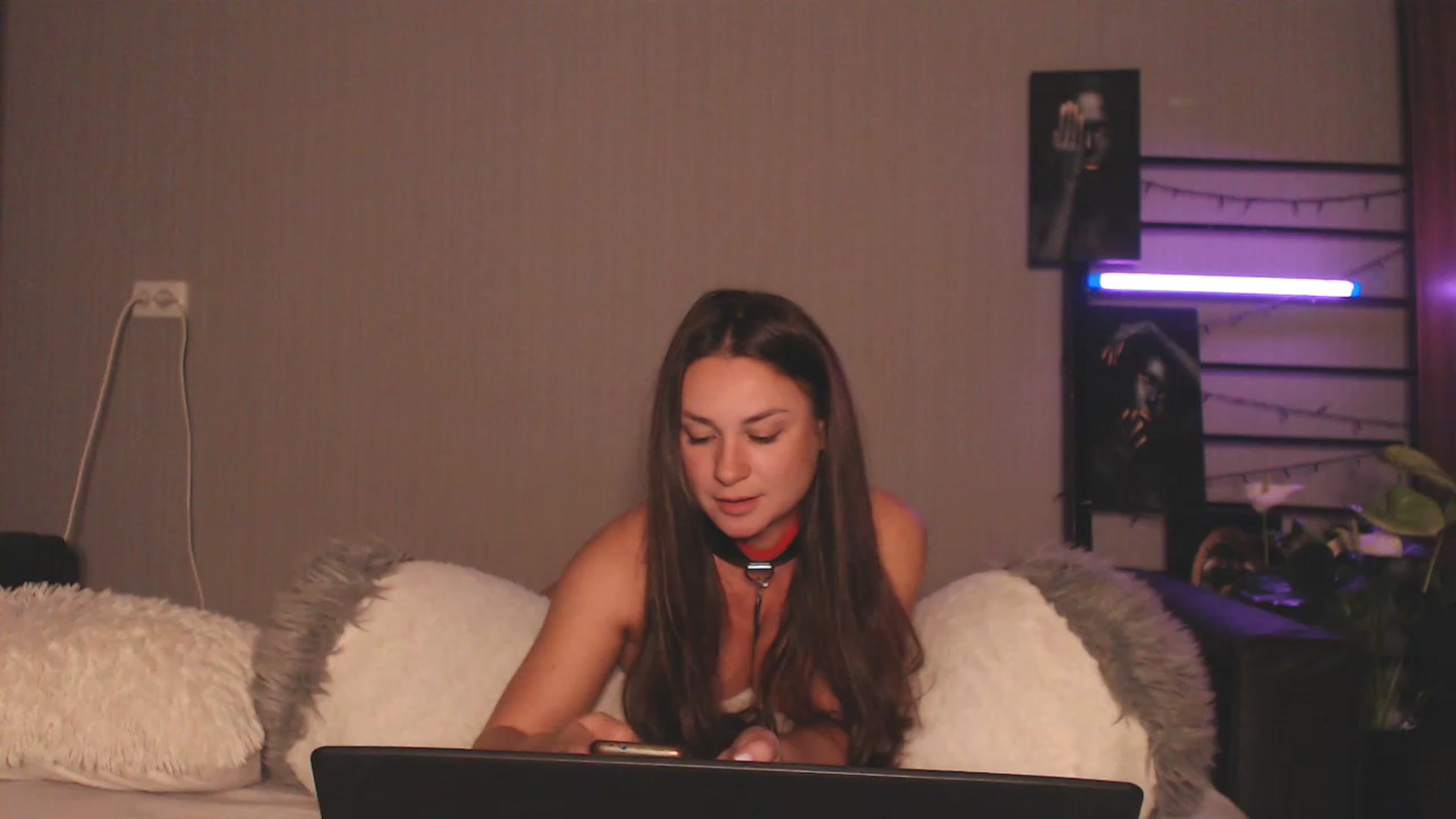 Gallery image thumbnail from MeowNicole's myfreecams stream on, 08/01/2024, 18:39 image 11 of 20