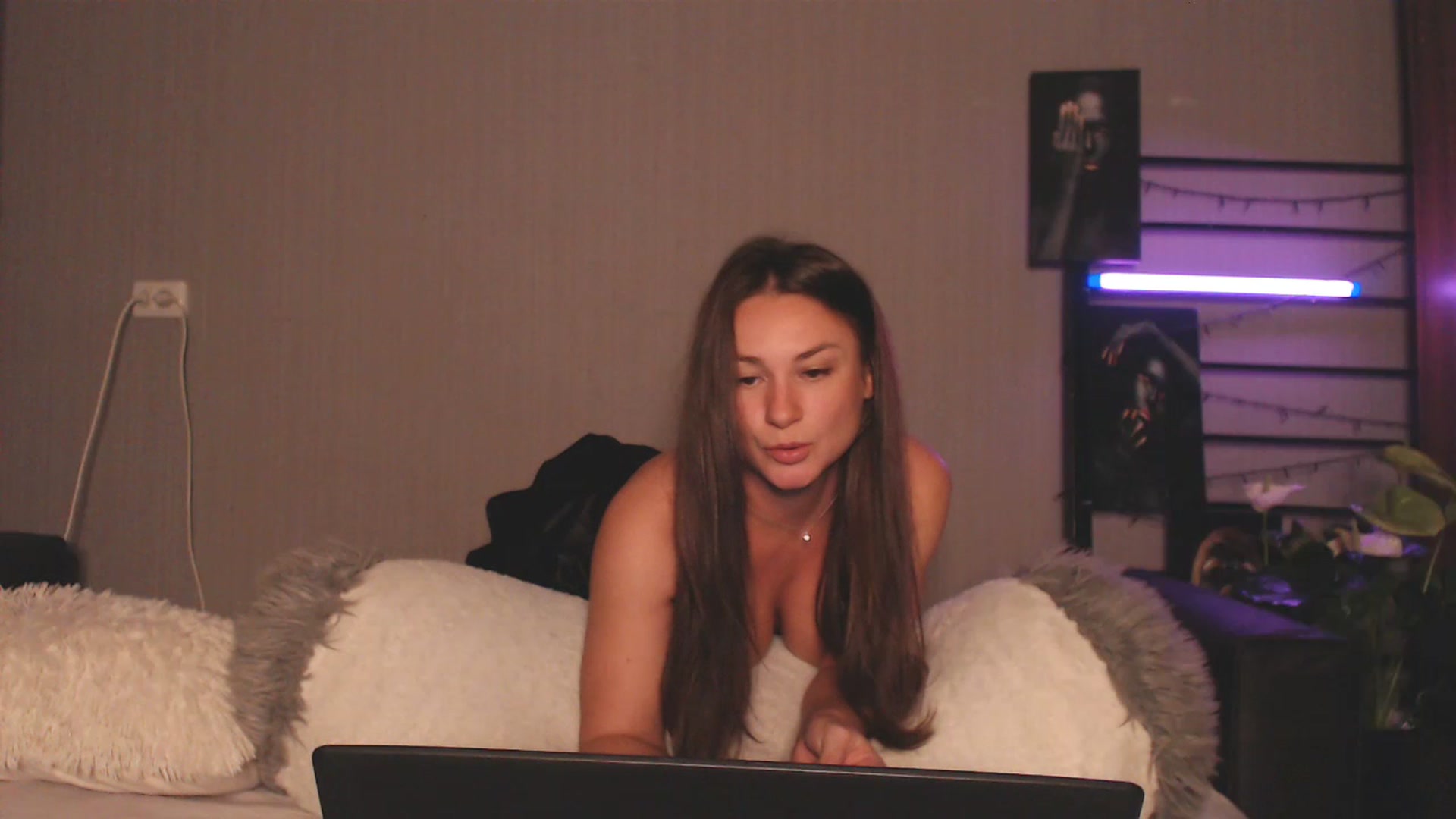Gallery image thumbnail from MeowNicole's myfreecams stream on, 08/01/2024, 18:39 image 13 of 20