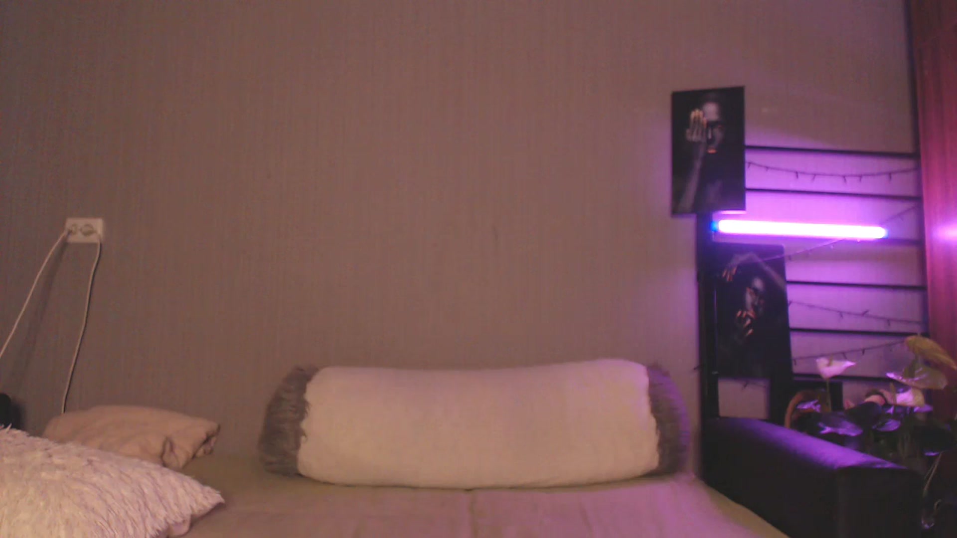 Gallery image thumbnail from MeowNicole's myfreecams stream on, 08/19/2024, 04:46 image 4 of 20