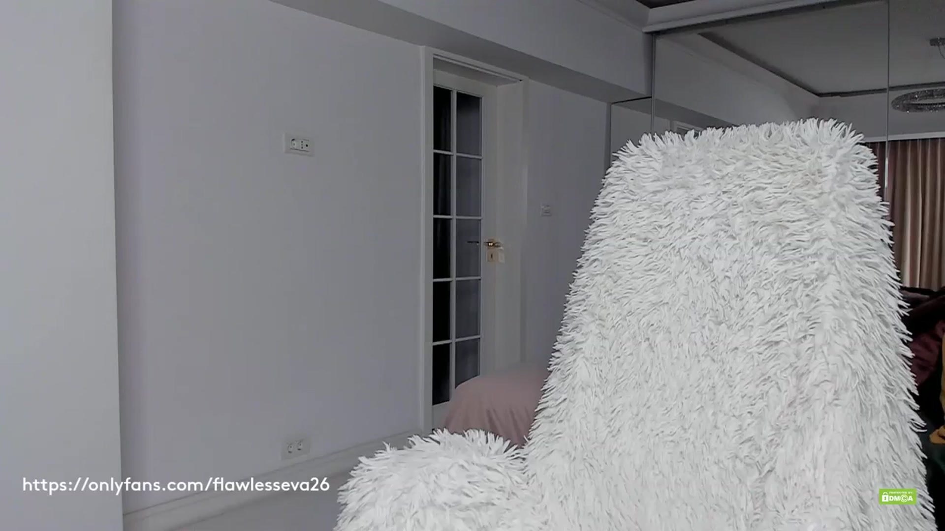 Gallery image thumbnail from Meow_S's myfreecams stream on, 10/21/2023, 20:21 image 3 of 20