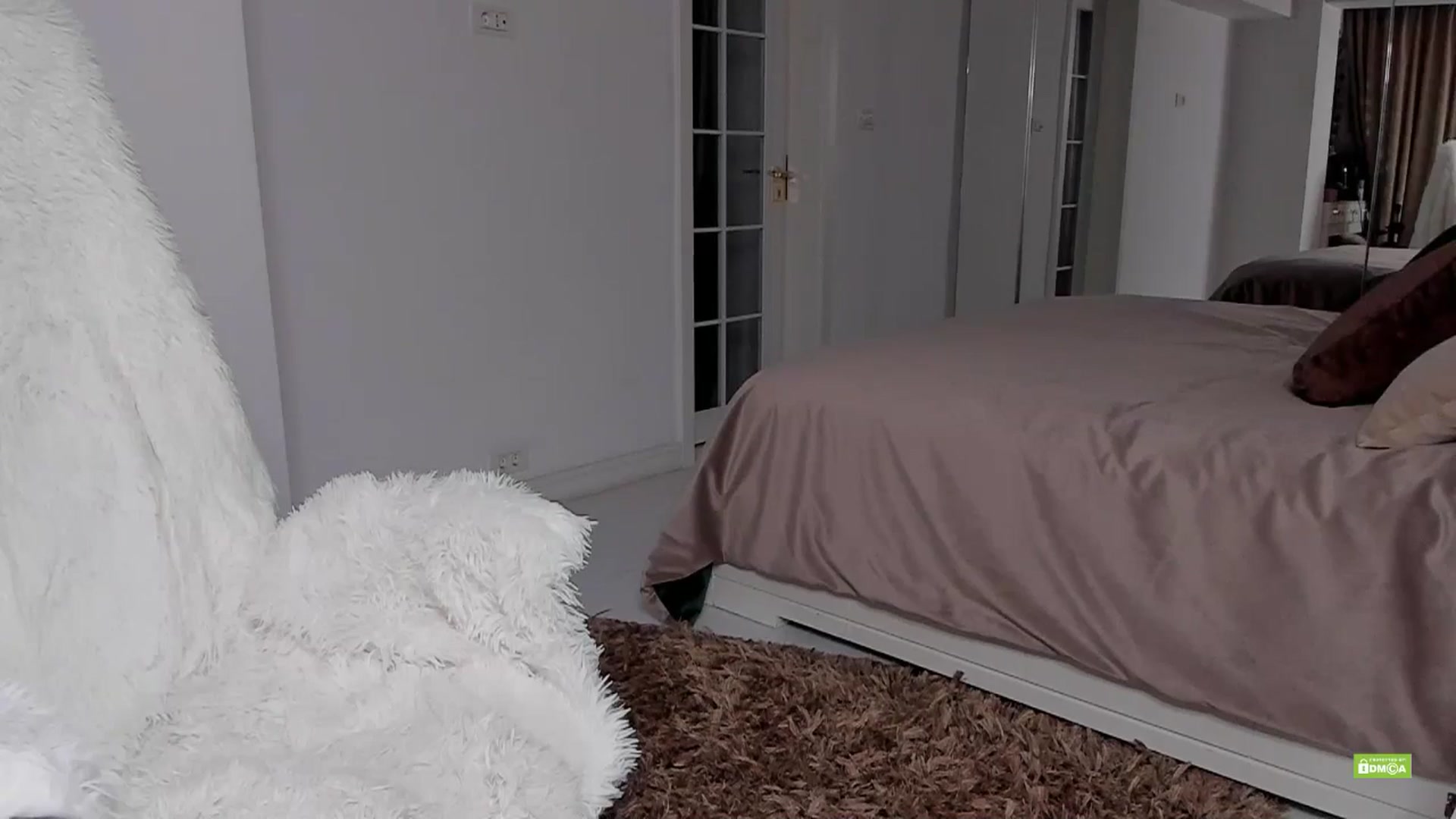 Gallery image thumbnail from Meow_S's myfreecams stream on, 11/24/2024, 02:37 image 2 of 20