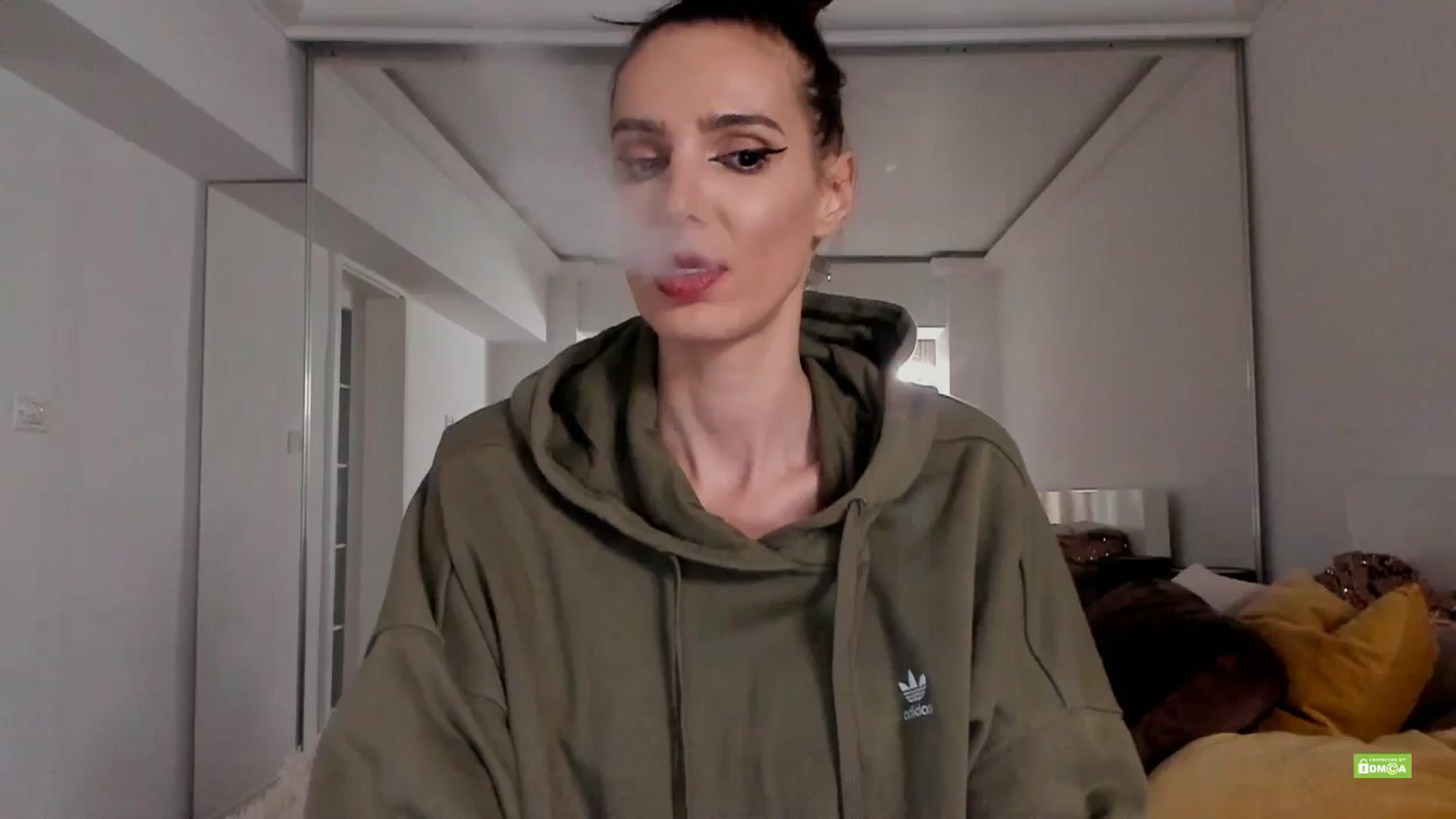 Gallery image thumbnail from Meow_S's myfreecams stream on, 03/18/2025, 03:57 image 1 of 20