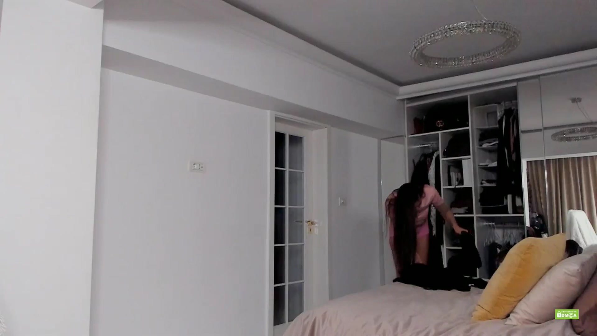 Gallery image thumbnail from Meow_S's myfreecams stream on, 03/26/2025, 21:16 image 16 of 20