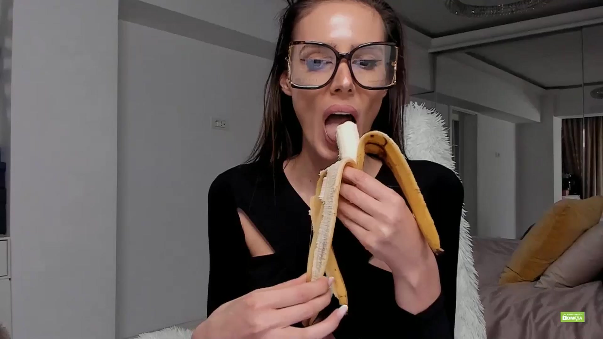 Gallery image thumbnail from Meow_S's myfreecams stream on, 03/26/2025, 22:22 image 18 of 20