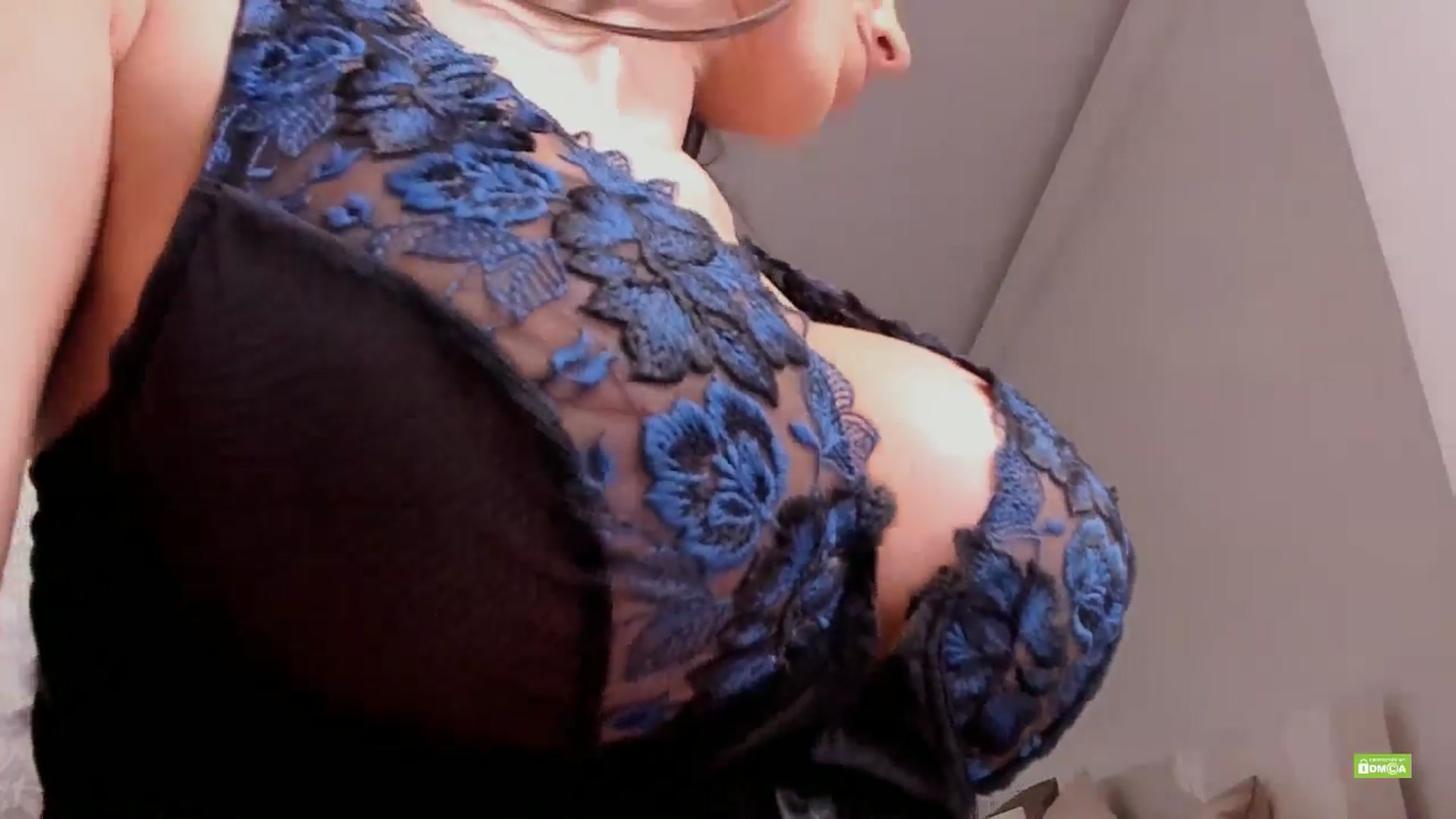 Gallery image thumbnail from Meow_S's myfreecams stream on, 10/15/2025, 20:52 image 13 of 20