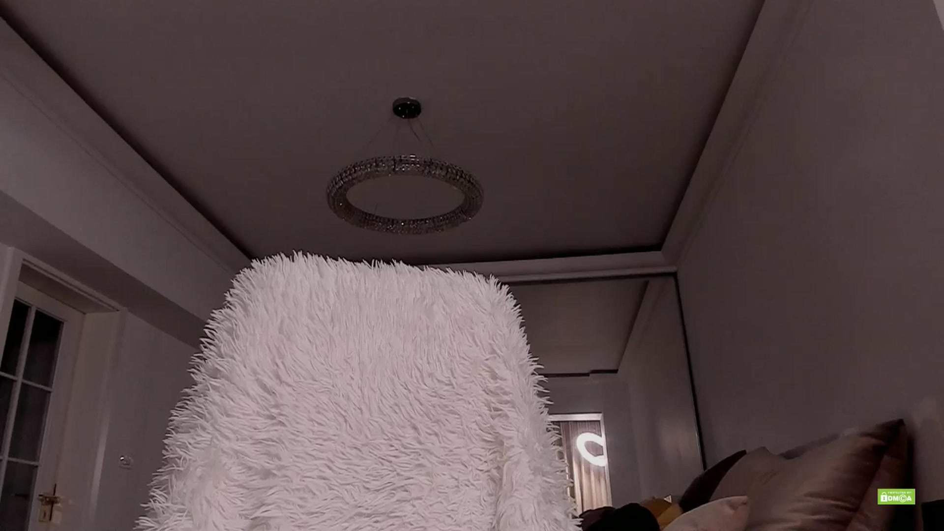 Gallery image thumbnail from Meow_S's myfreecams stream on, 10/20/2025, 01:15 image 18 of 20