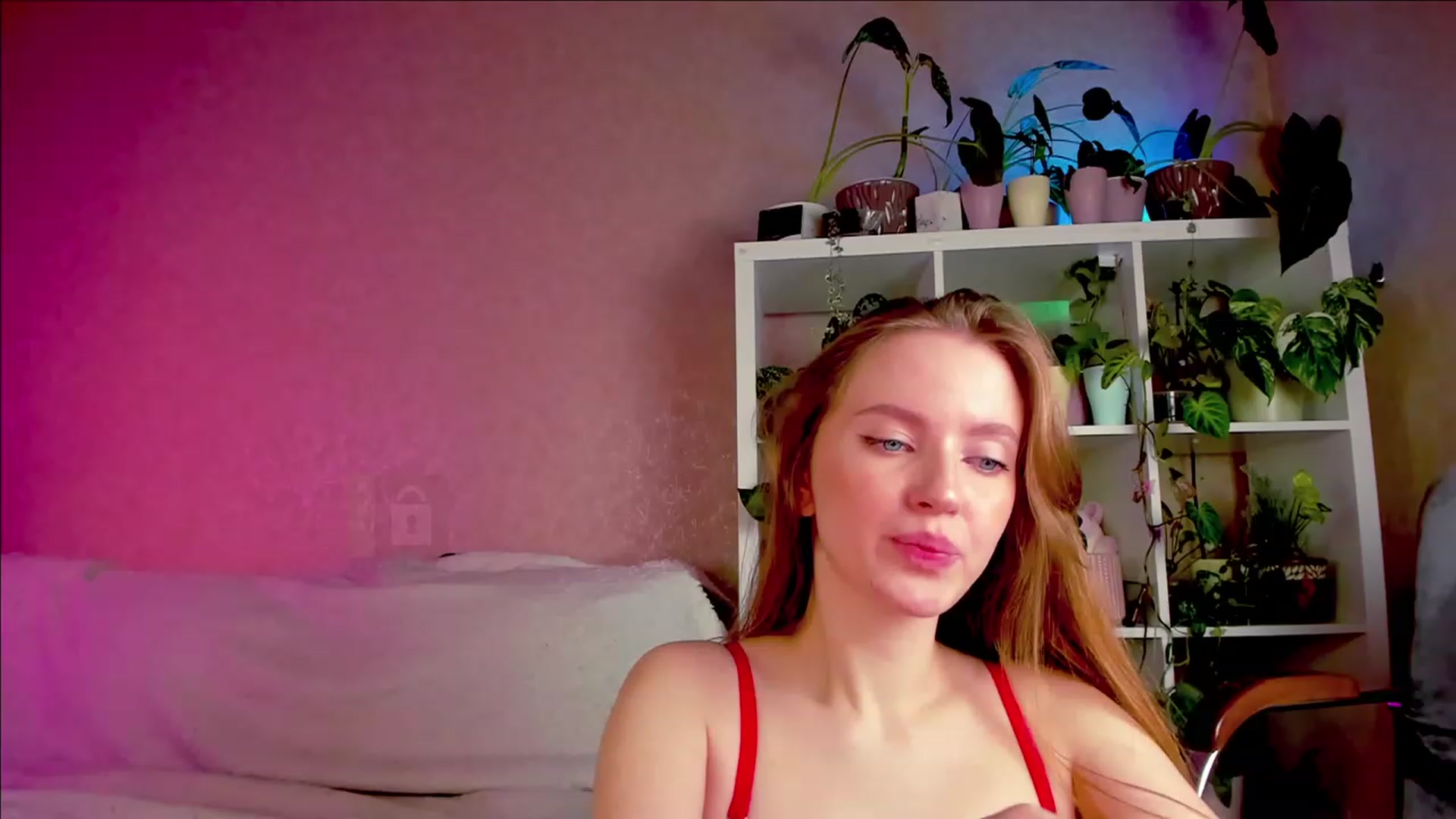 Gallery image thumbnail from Meowjesty's myfreecams stream on, 12/25/2022, 10:44 image 9 of 20