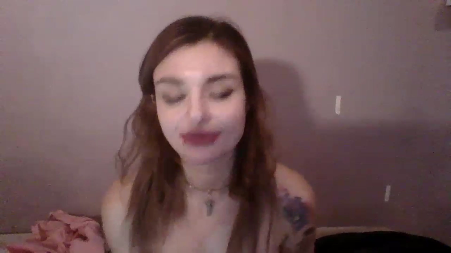 Gallery image thumbnail from Meowkiittyy's myfreecams stream on, 11/14/2022, 14:11 image 16 of 20