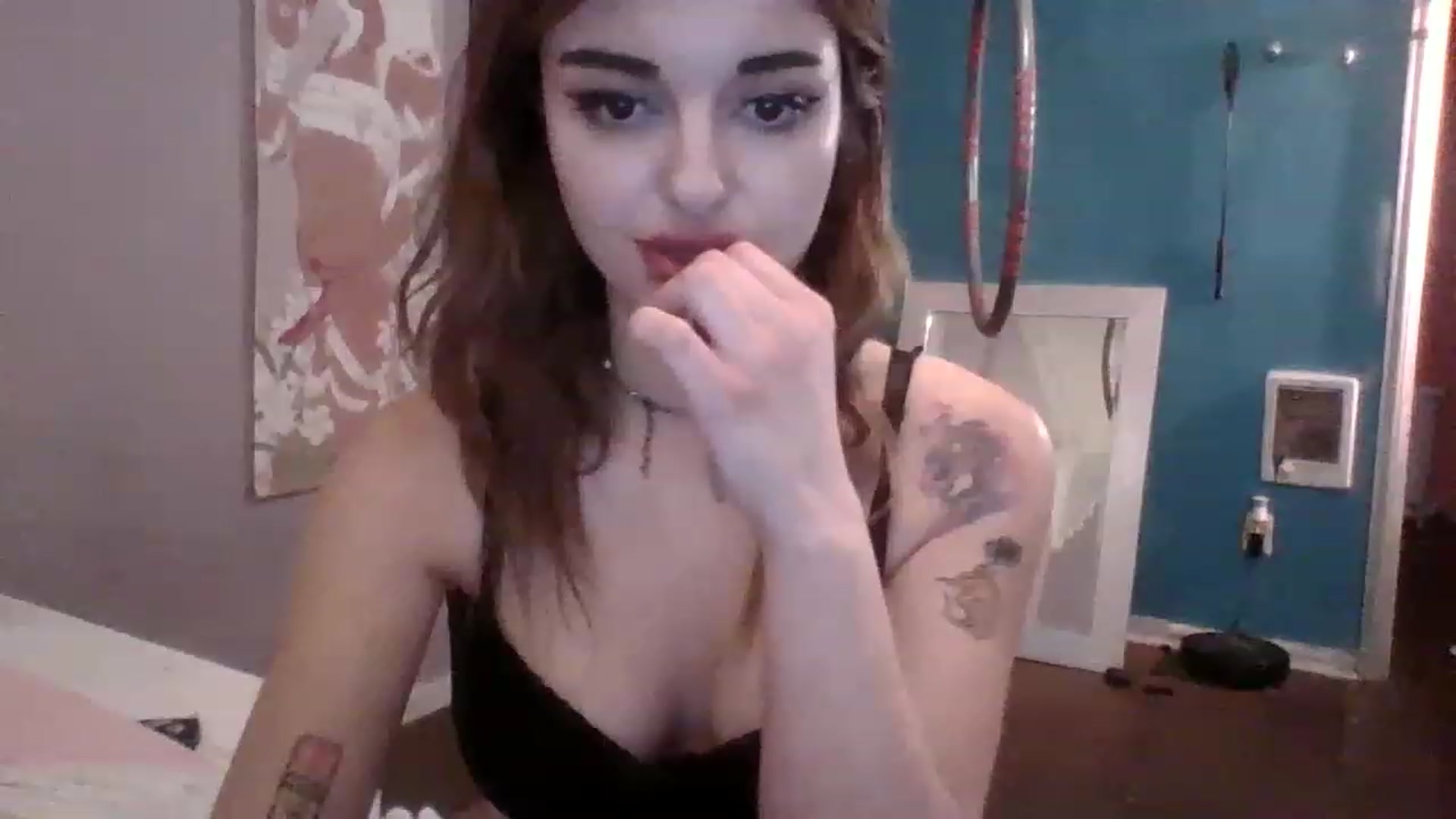 Gallery image thumbnail from Meowkiittyy's myfreecams stream on, 11/19/2022, 02:05 image 16 of 20