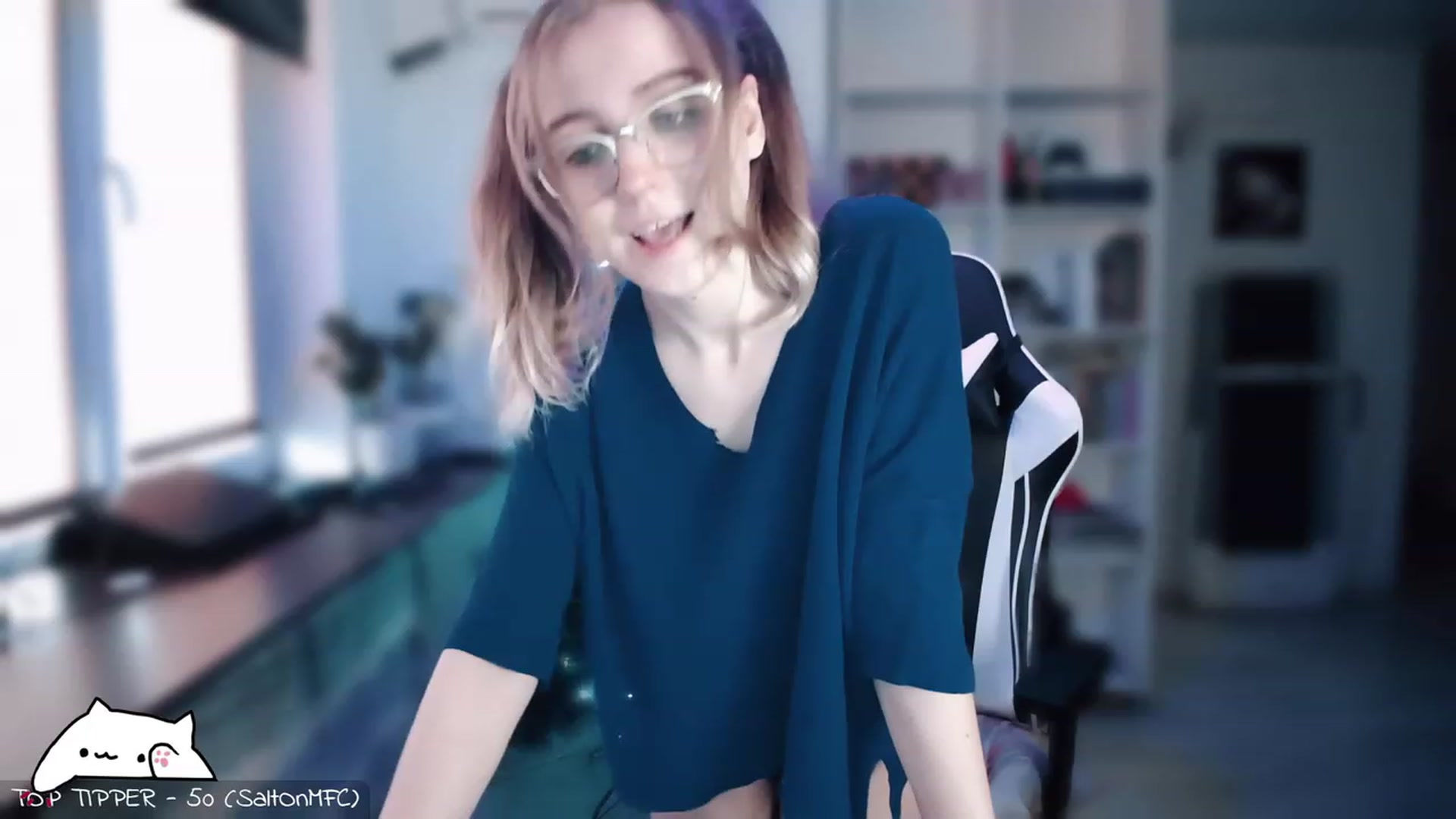 Gallery image thumbnail from Meowlexx's myfreecams stream on, 01/10/2023, 08:34 image 4 of 20