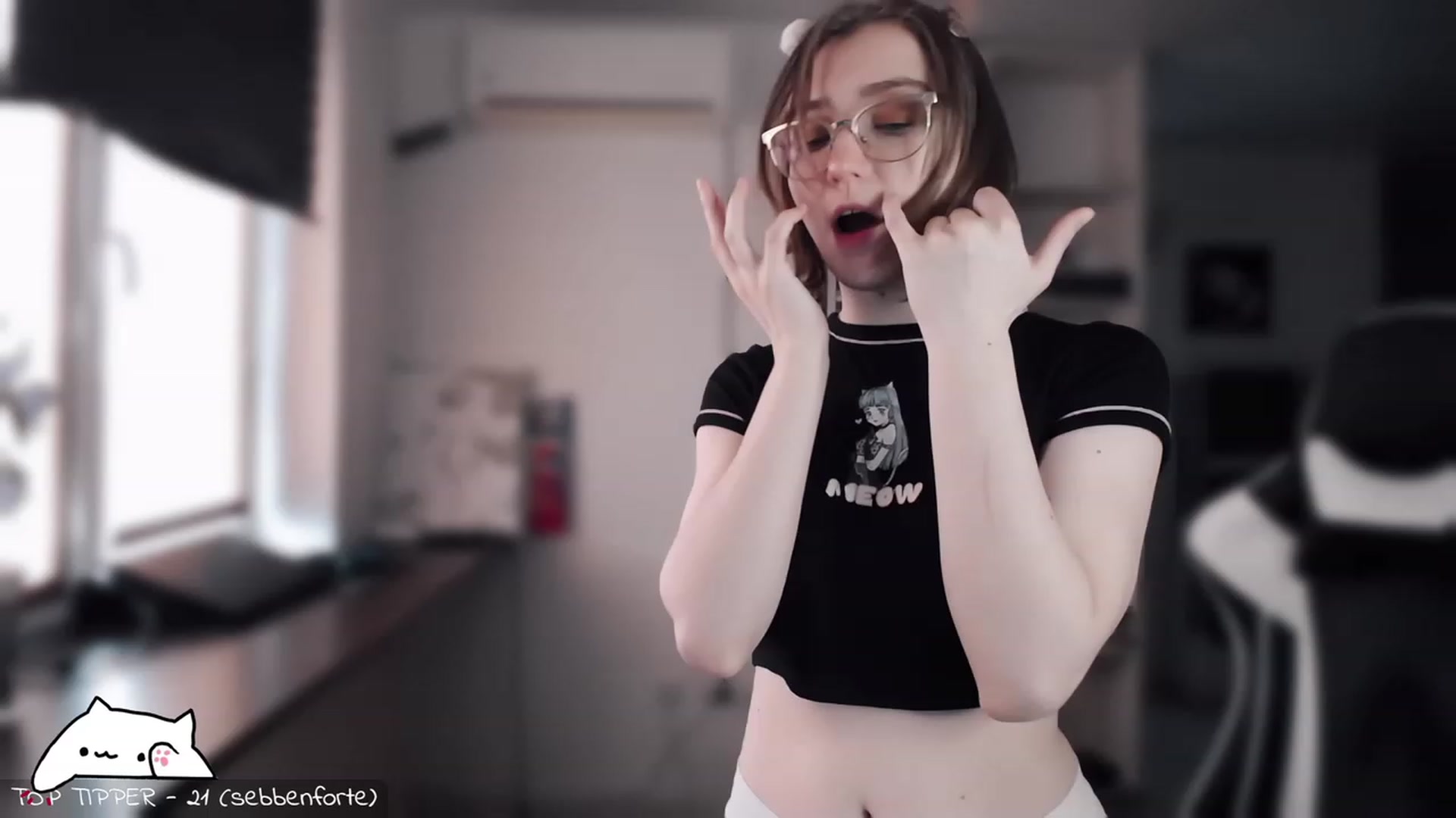 Gallery image thumbnail from Meowlexx's myfreecams stream on, 03/22/2023, 05:58 image 9 of 20