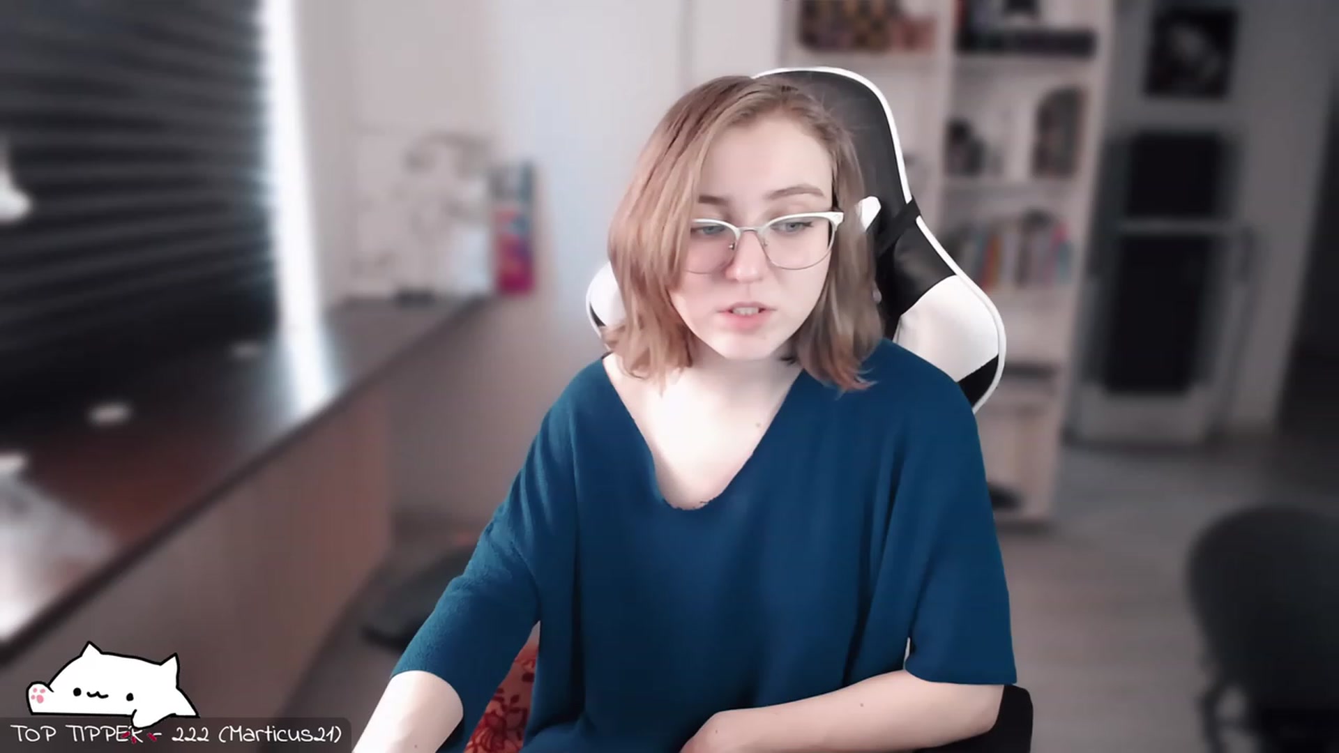 Gallery image thumbnail from Meowlexx's myfreecams stream on, 04/03/2023, 06:50 image 11 of 20