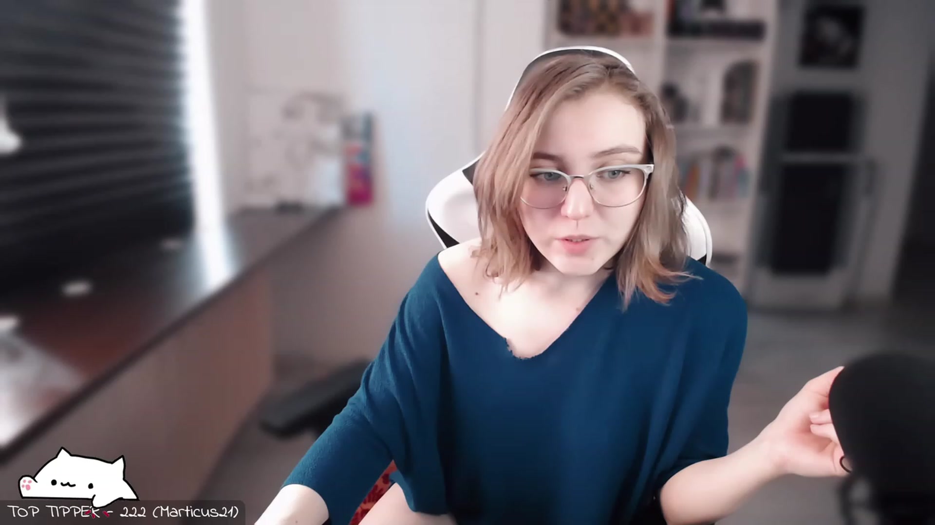 Gallery image thumbnail from Meowlexx's myfreecams stream on, 04/03/2023, 06:50 image 10 of 20