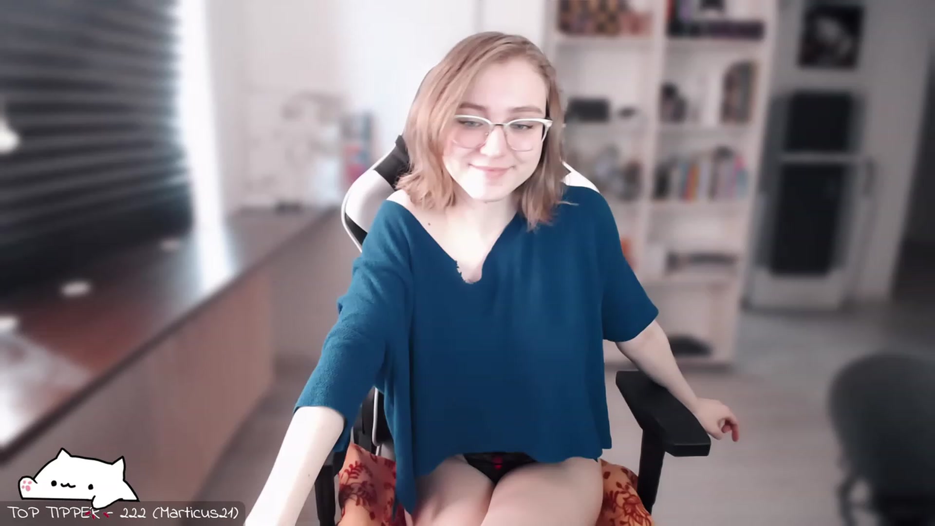 Gallery image thumbnail from Meowlexx's myfreecams stream on, 04/03/2023, 06:50 image 8 of 20